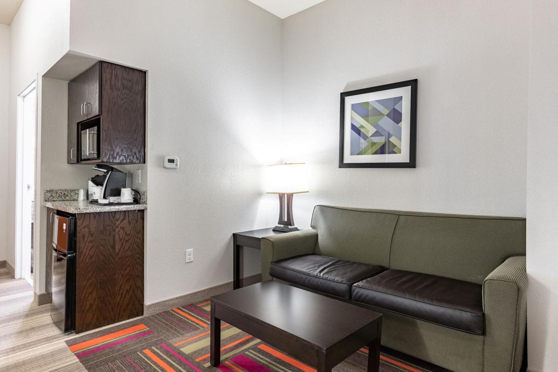 Holiday Inn Express & Suites New Martinsville by IHG photo 30