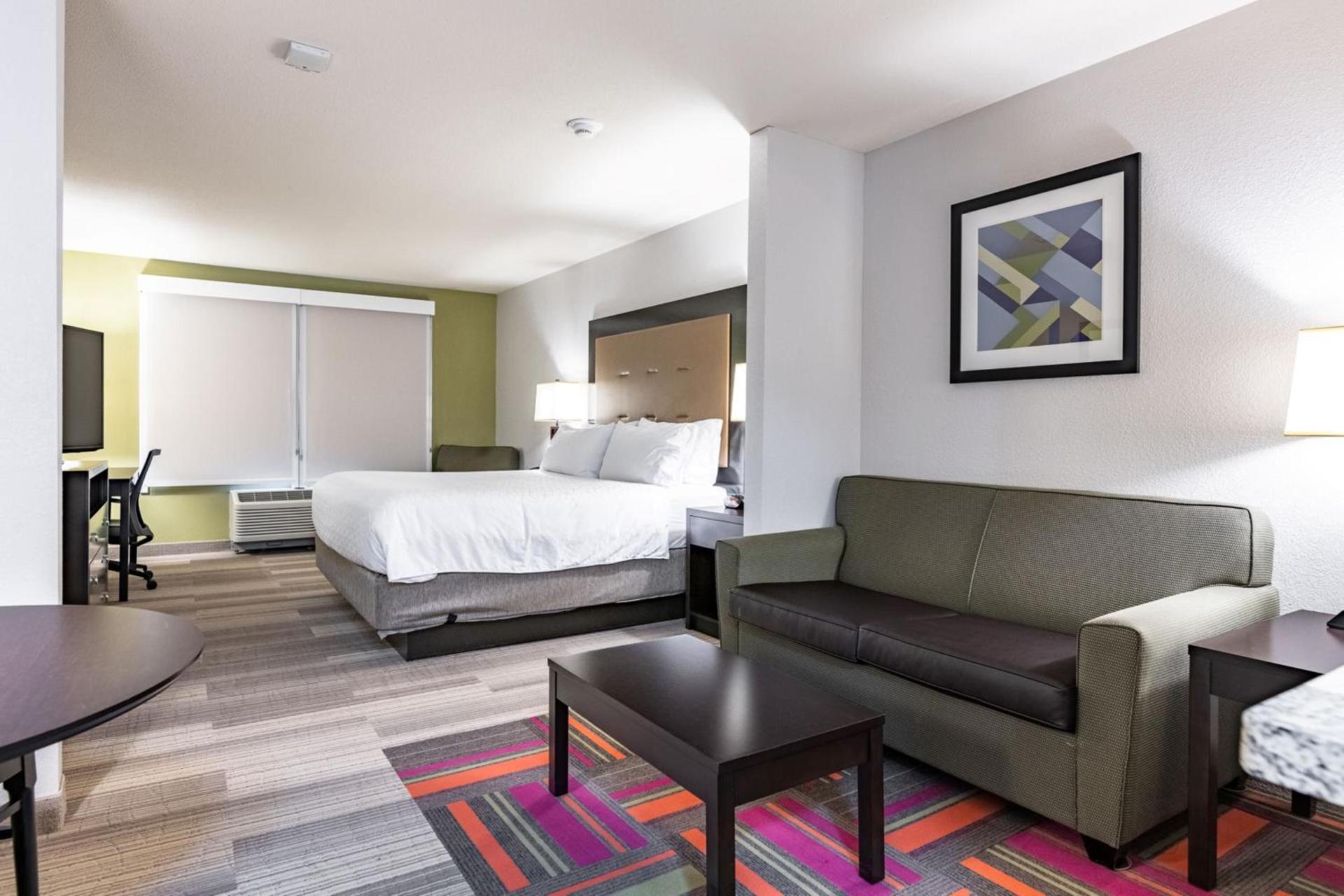Holiday Inn Express & Suites New Martinsville by IHG photo 46