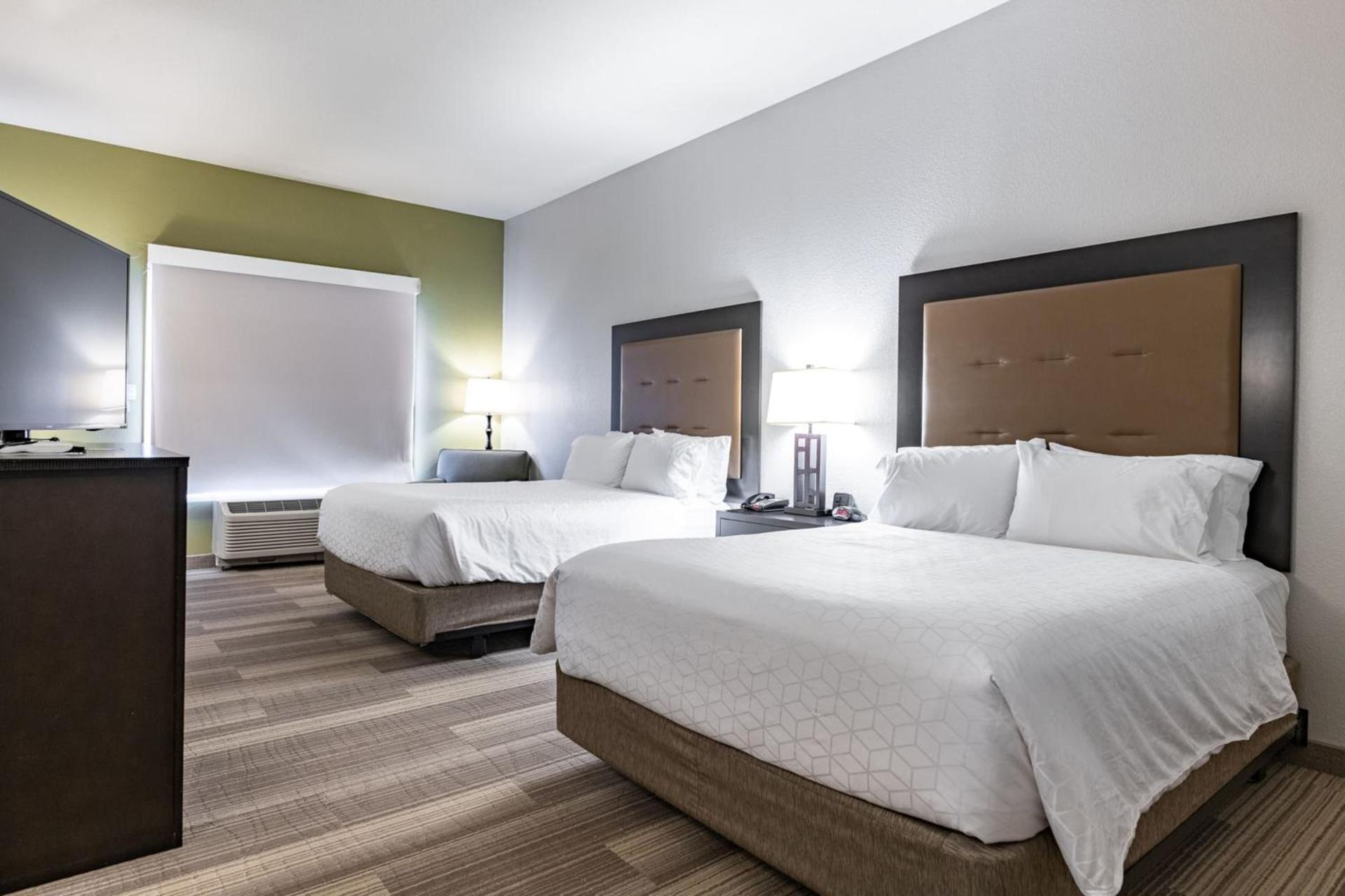 Holiday Inn Express & Suites New Martinsville by IHG photo 43