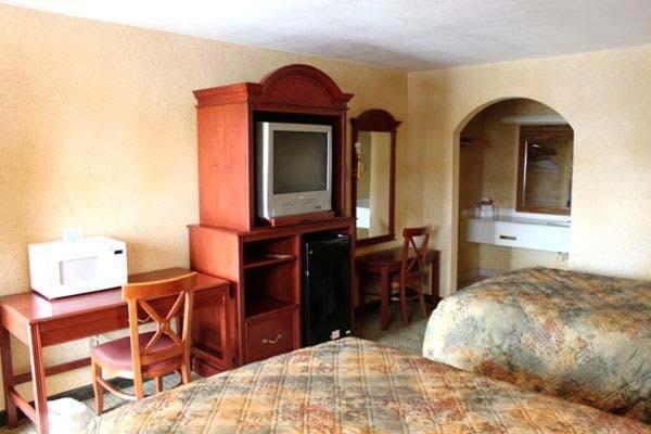 Summit Inn Hempstead photo 3
