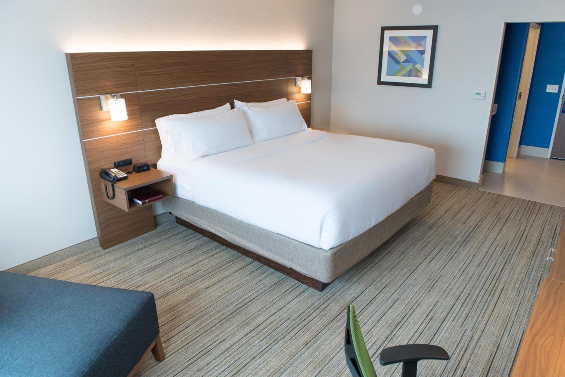 Holiday Inn Express & Suites Dayton North - Vandalia by IHG photo 32