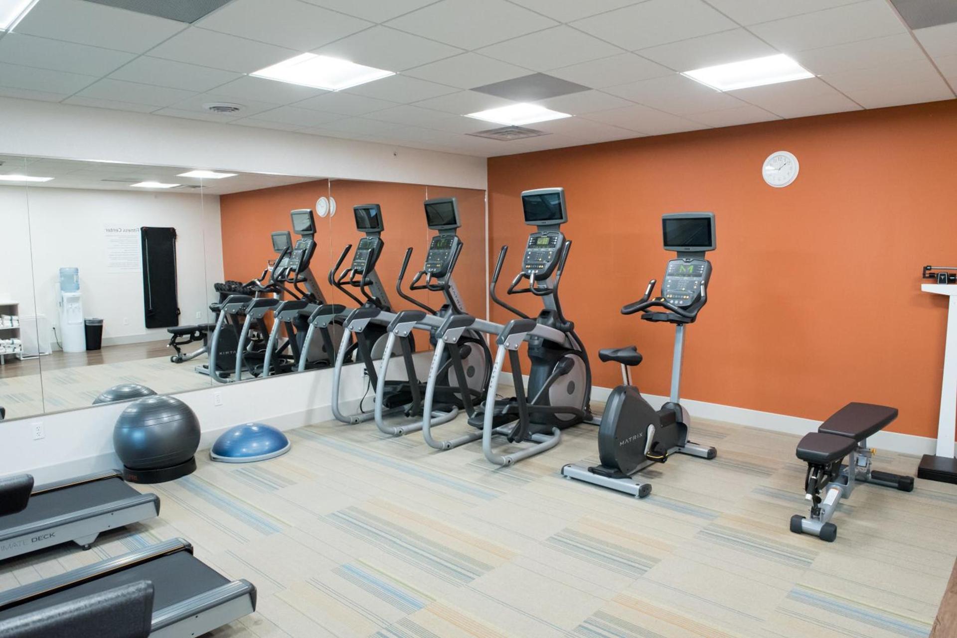 Holiday Inn Express & Suites Dayton North - Vandalia by IHG photo 21