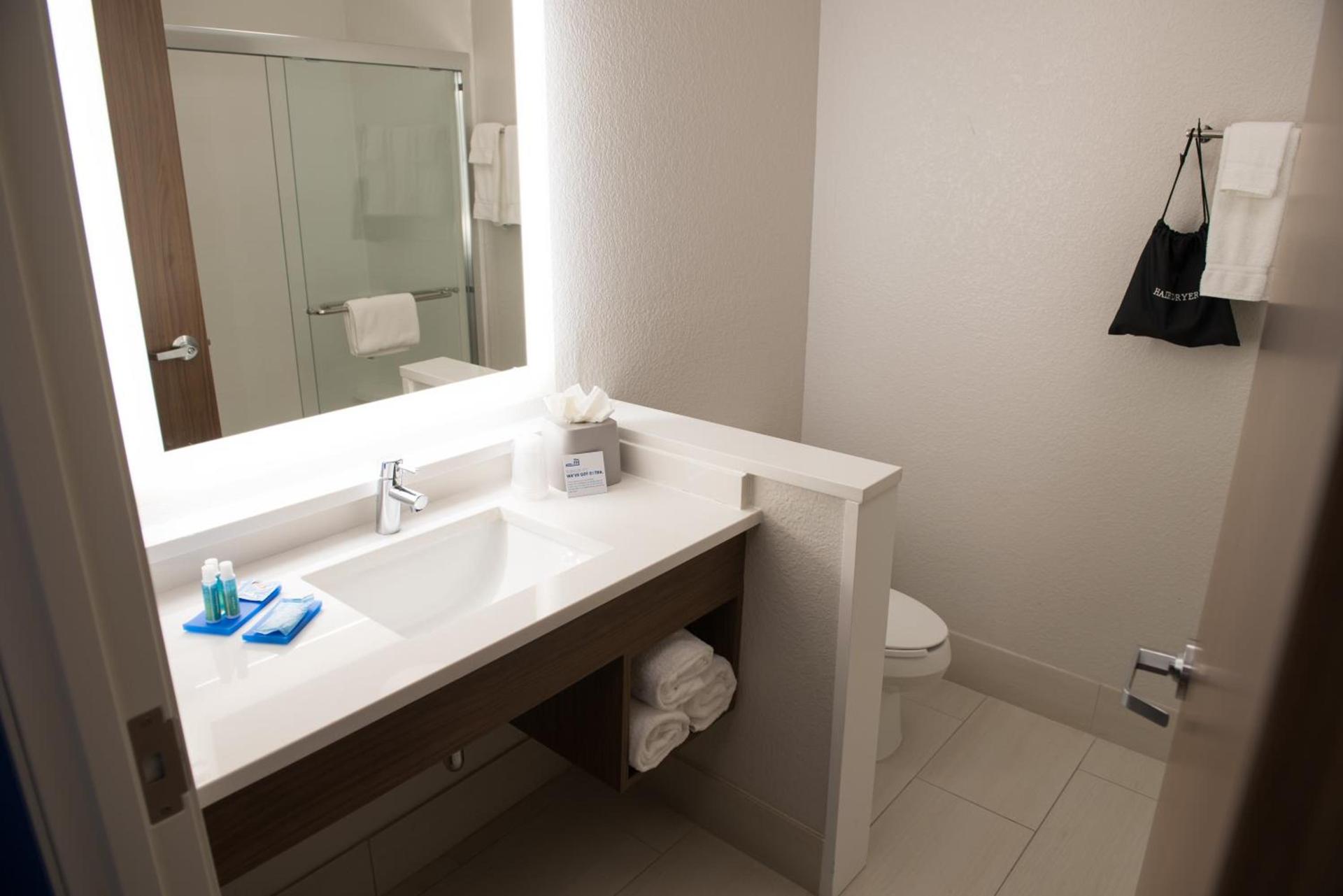 Holiday Inn Express & Suites Dayton North - Vandalia by IHG photo 35