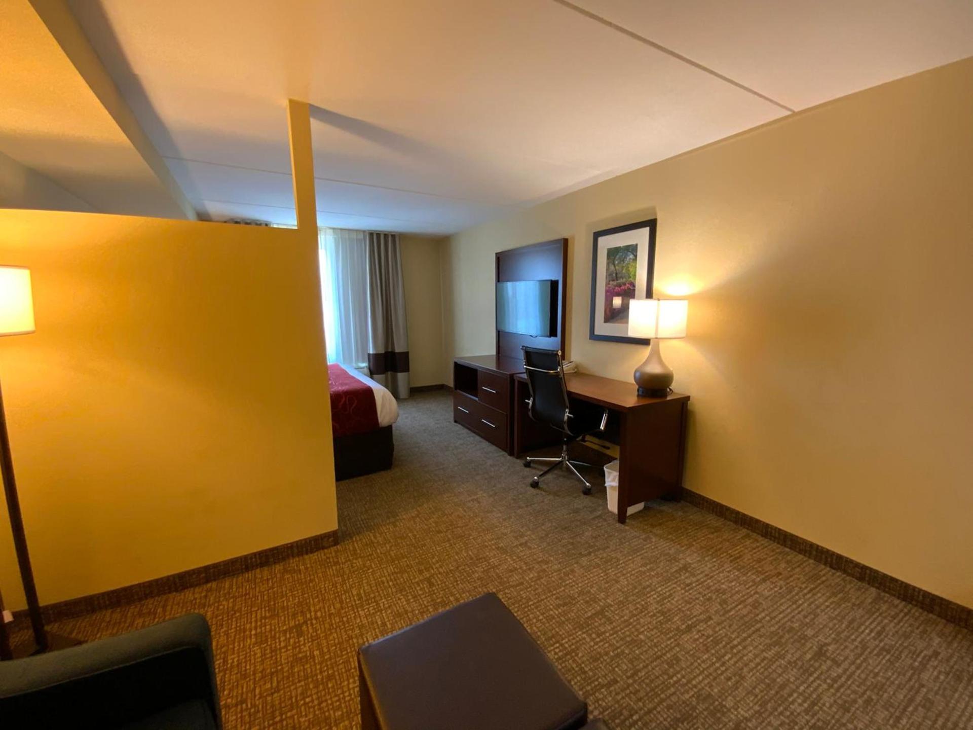 Comfort Suites Fredericksburg North photo 92