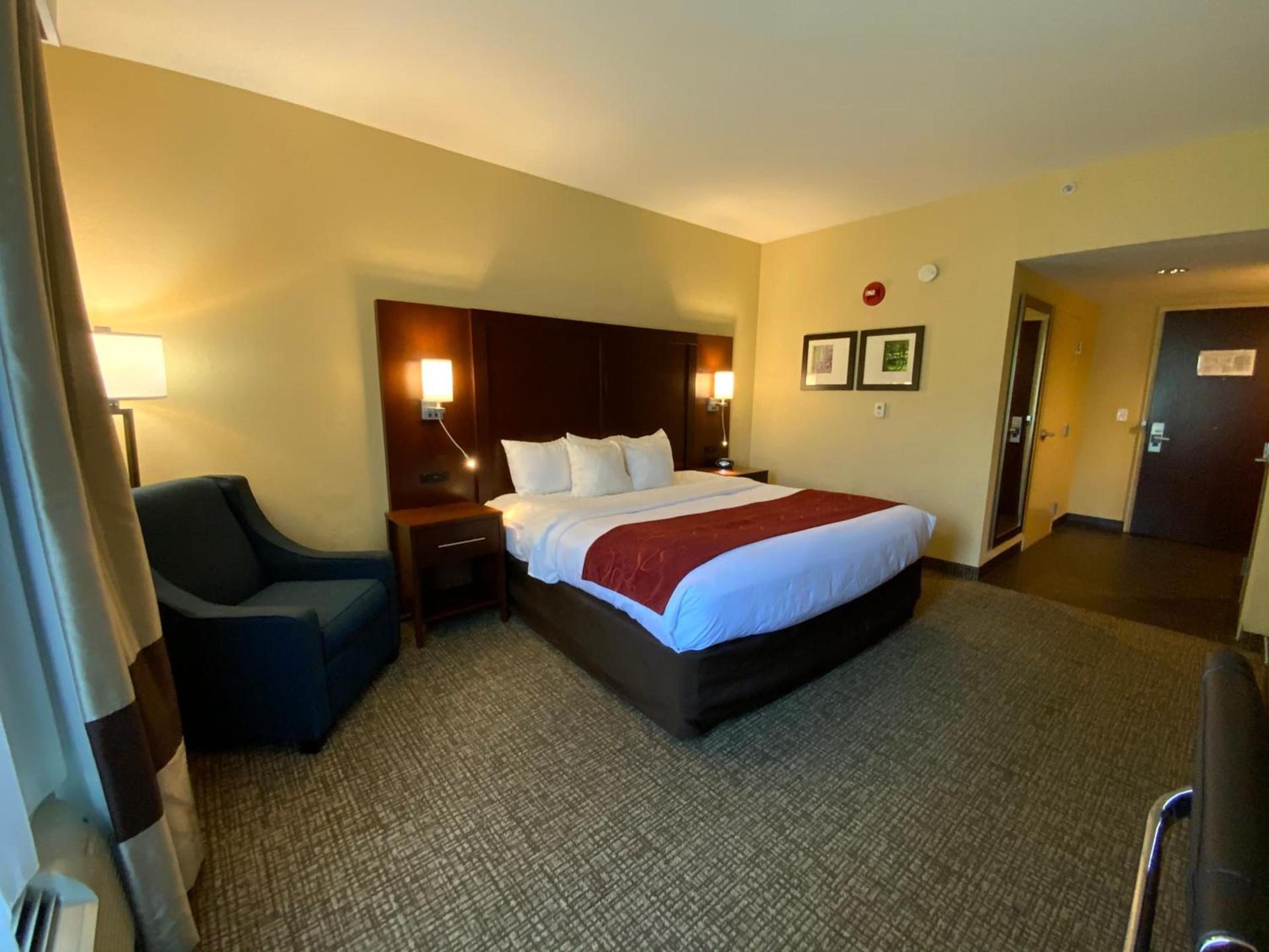 Comfort Suites Fredericksburg North photo 65