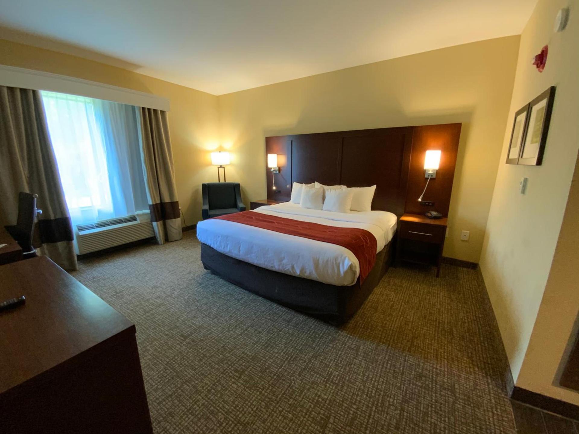 Comfort Suites Fredericksburg North photo 85