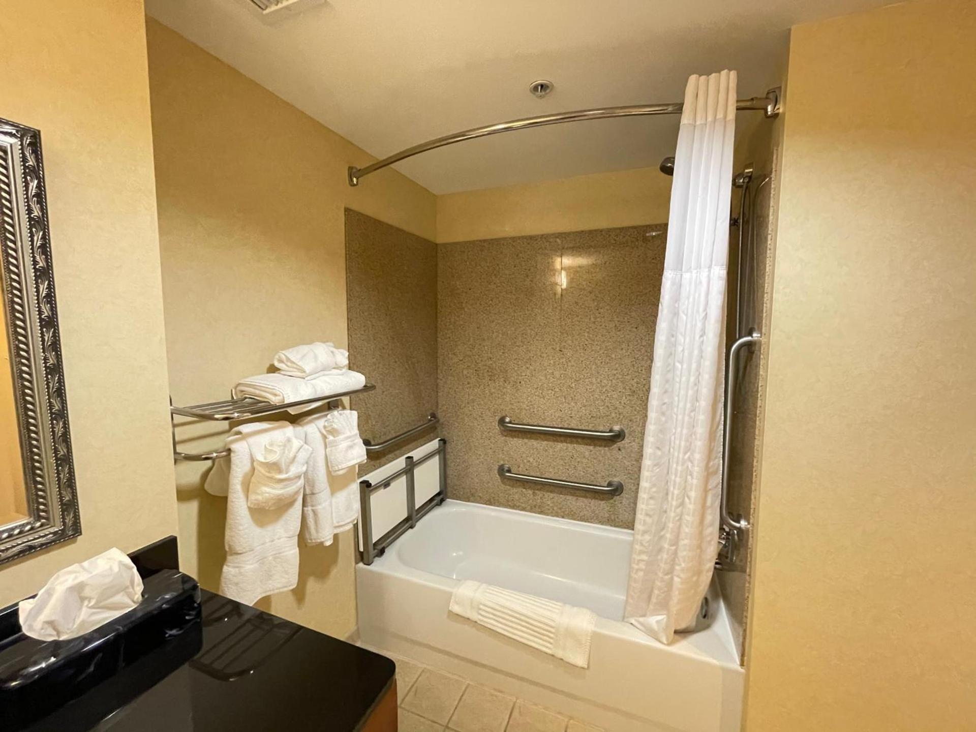 Comfort Suites Fredericksburg North photo 66