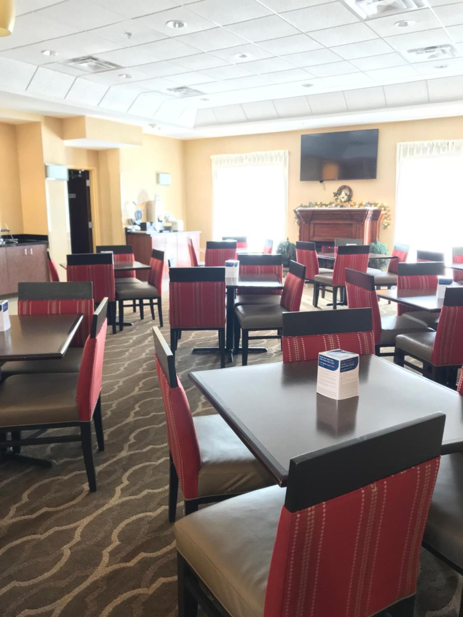 Comfort Suites Fredericksburg North photo 56