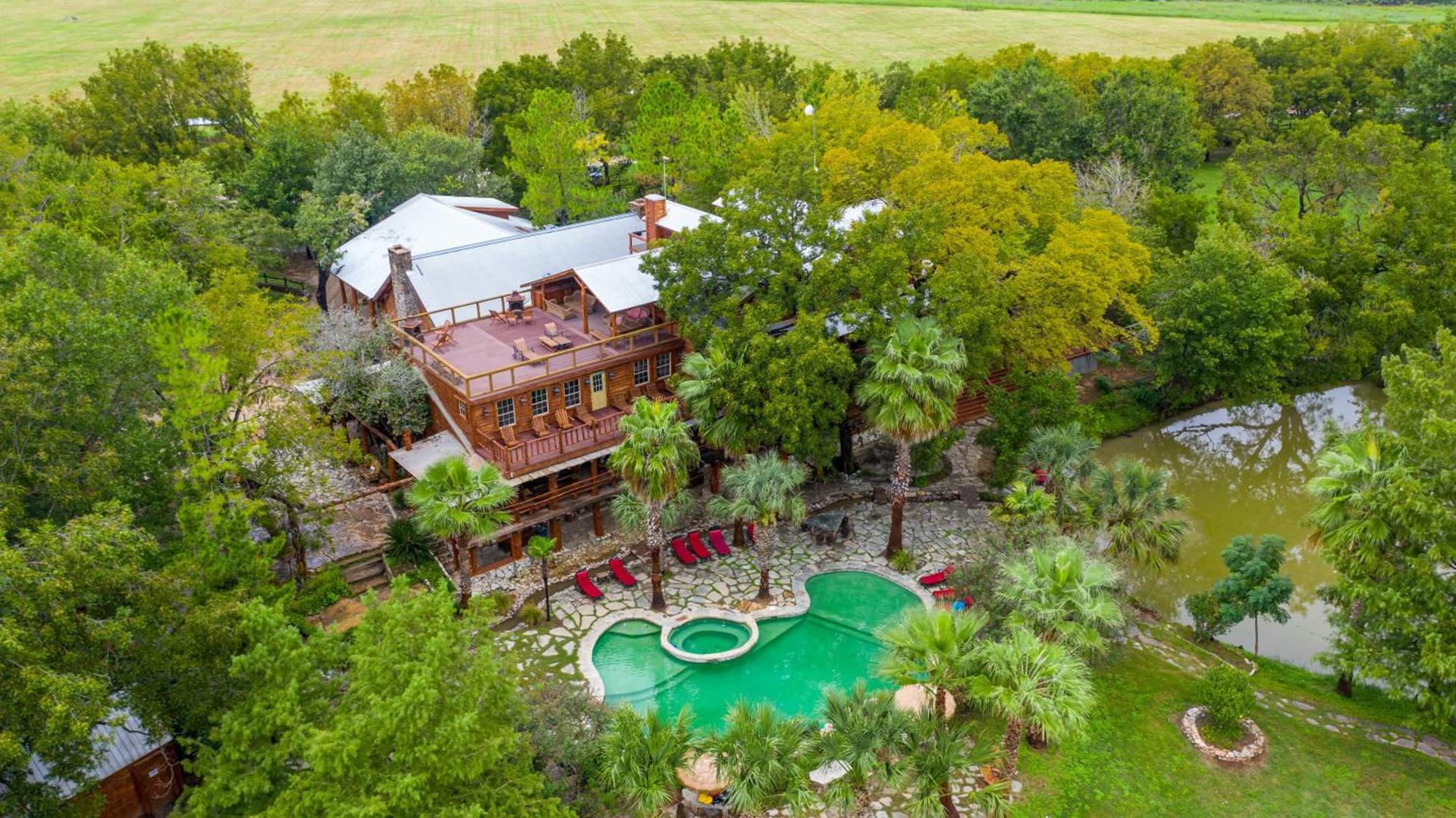Moon River Ranch photo 2