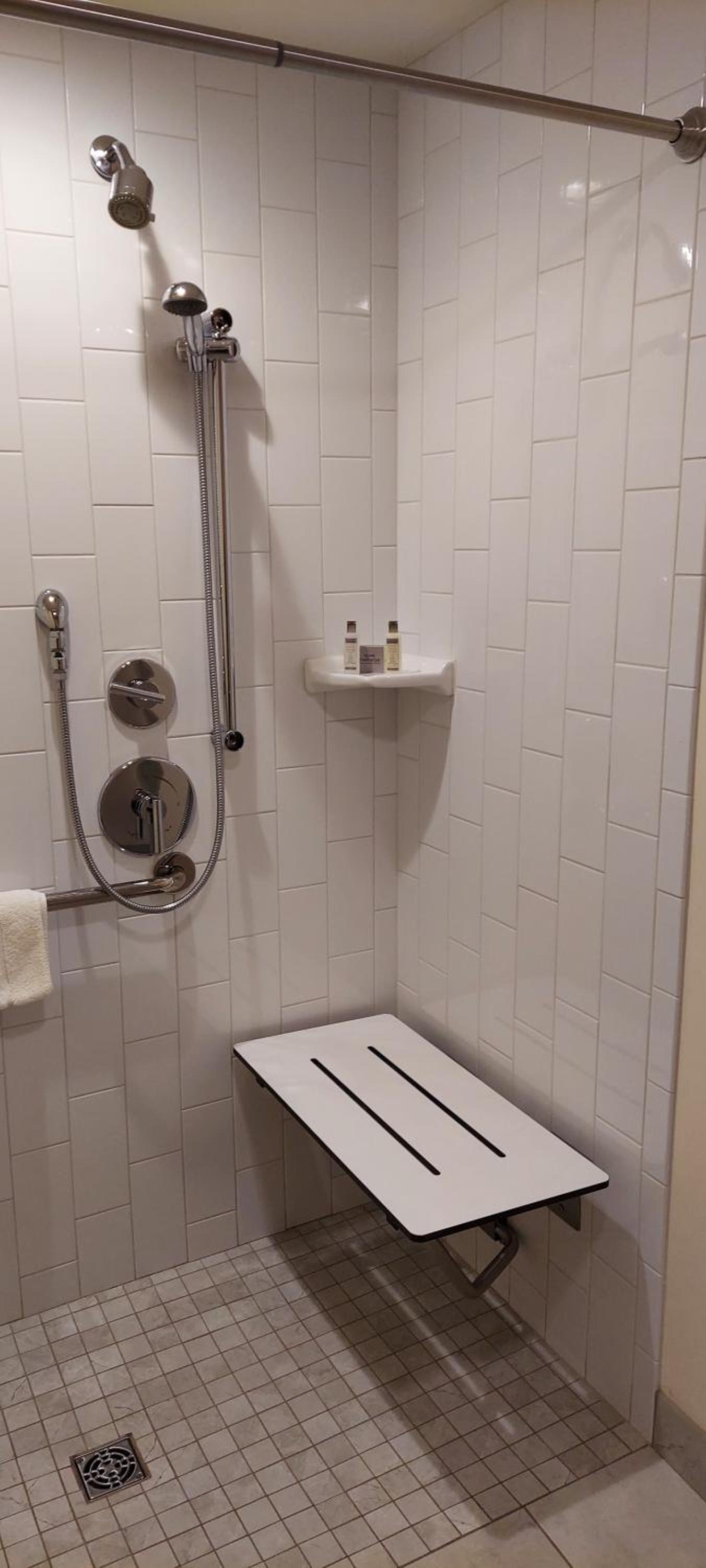 Belfast Harbor Inn photo 7