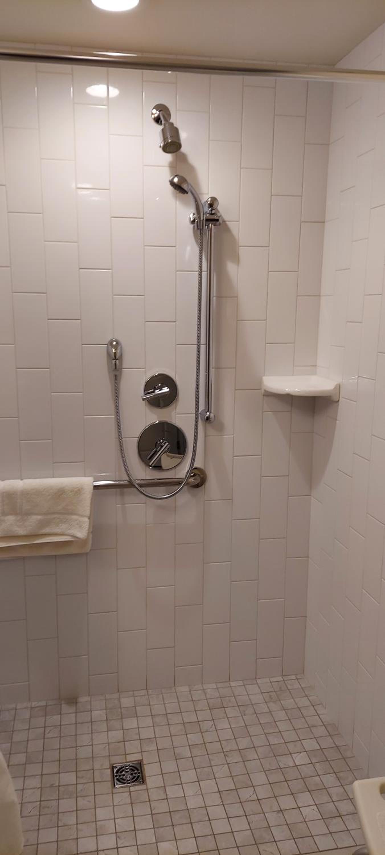 Belfast Harbor Inn photo 3