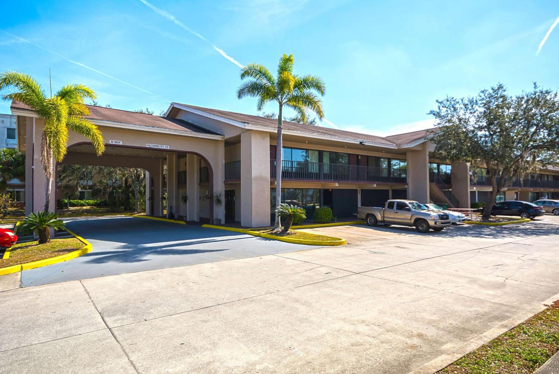 Americas Best Value Inn & Suites Melbourne photo 10