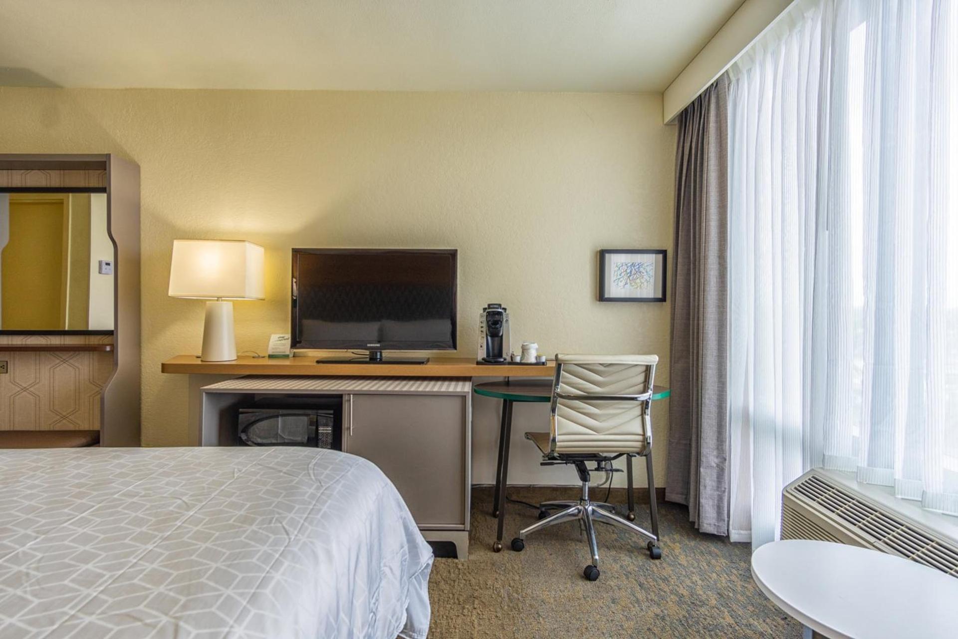 Holiday Inn Miami International Airport by IHG photo 36