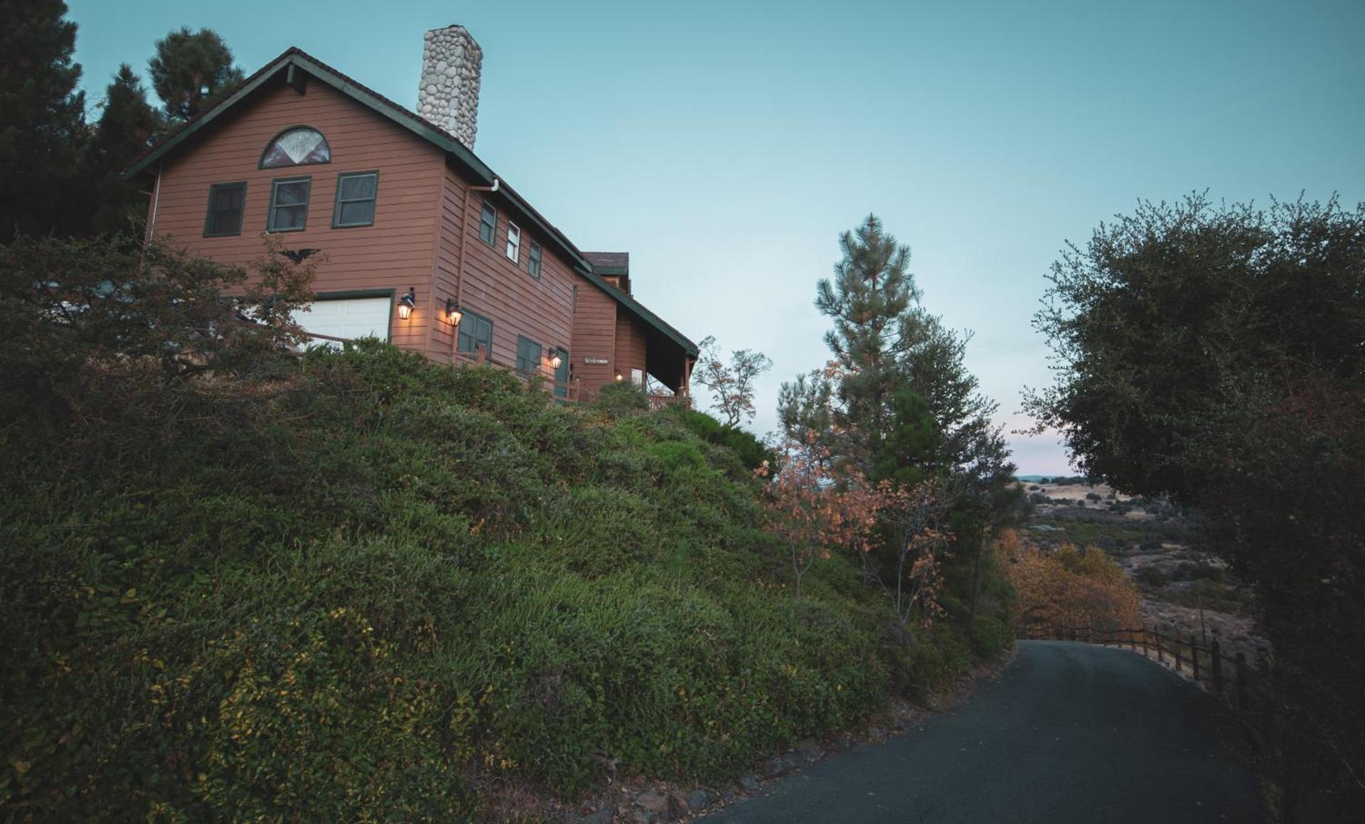 Tucker Peak Lodge photo 5