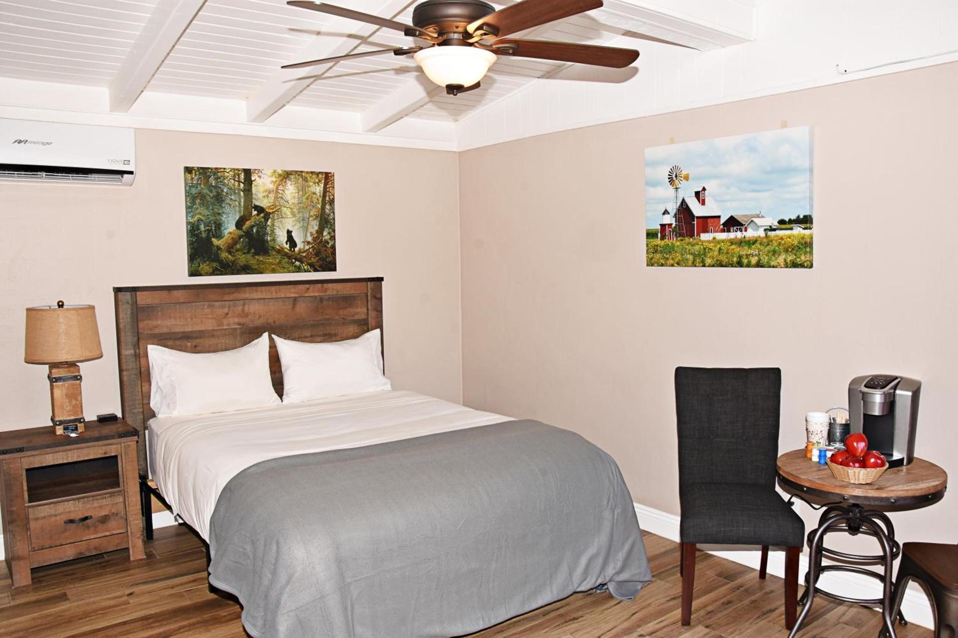 Apple Tree Inn photo 73