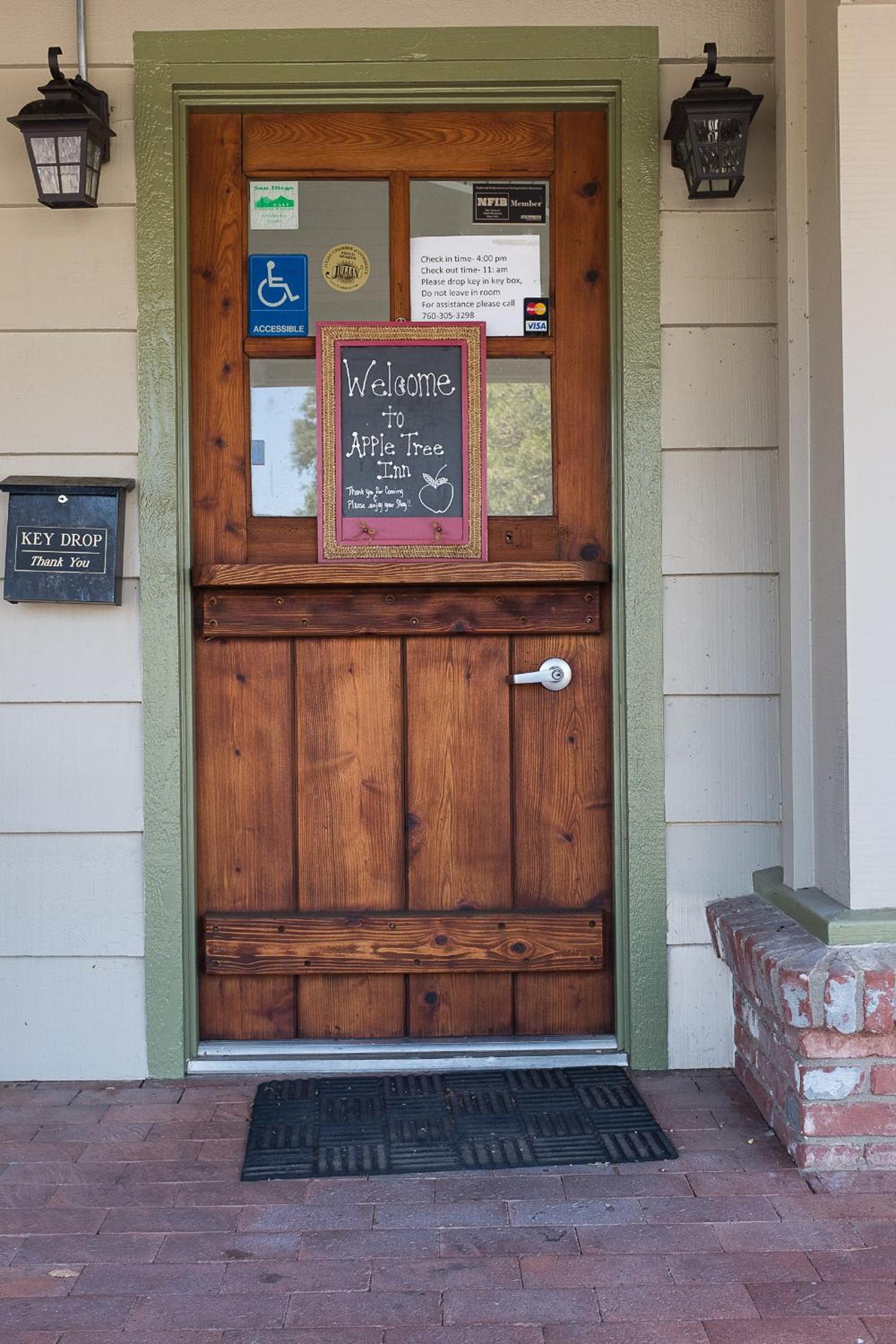 Apple Tree Inn photo 2