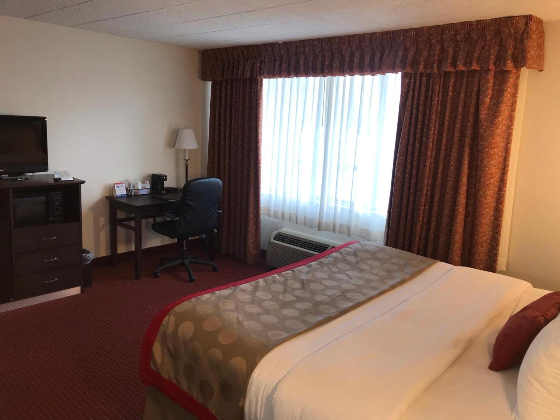 Ramada by Wyndham Ligonier photo 23