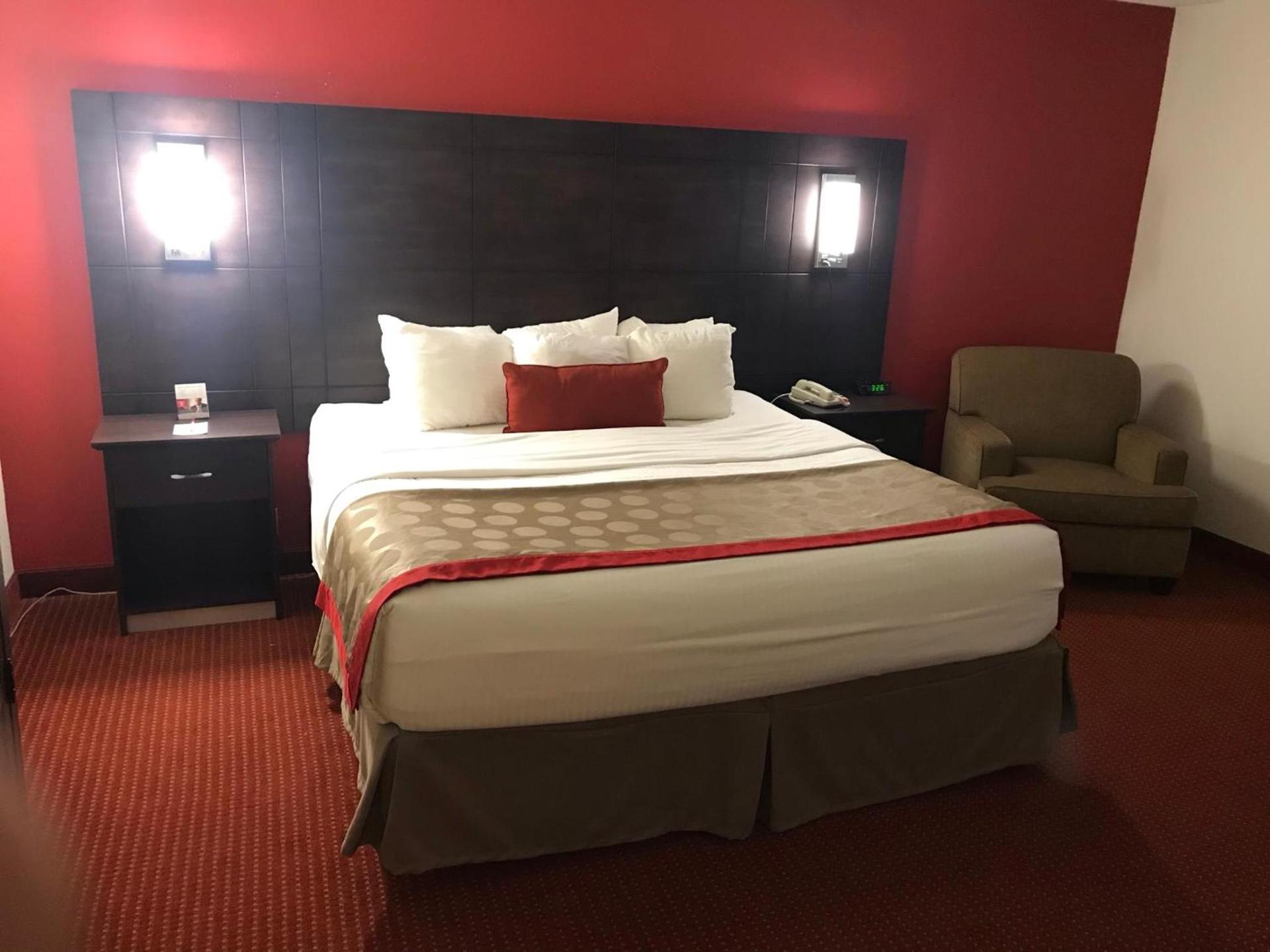 Ramada by Wyndham Ligonier photo 26