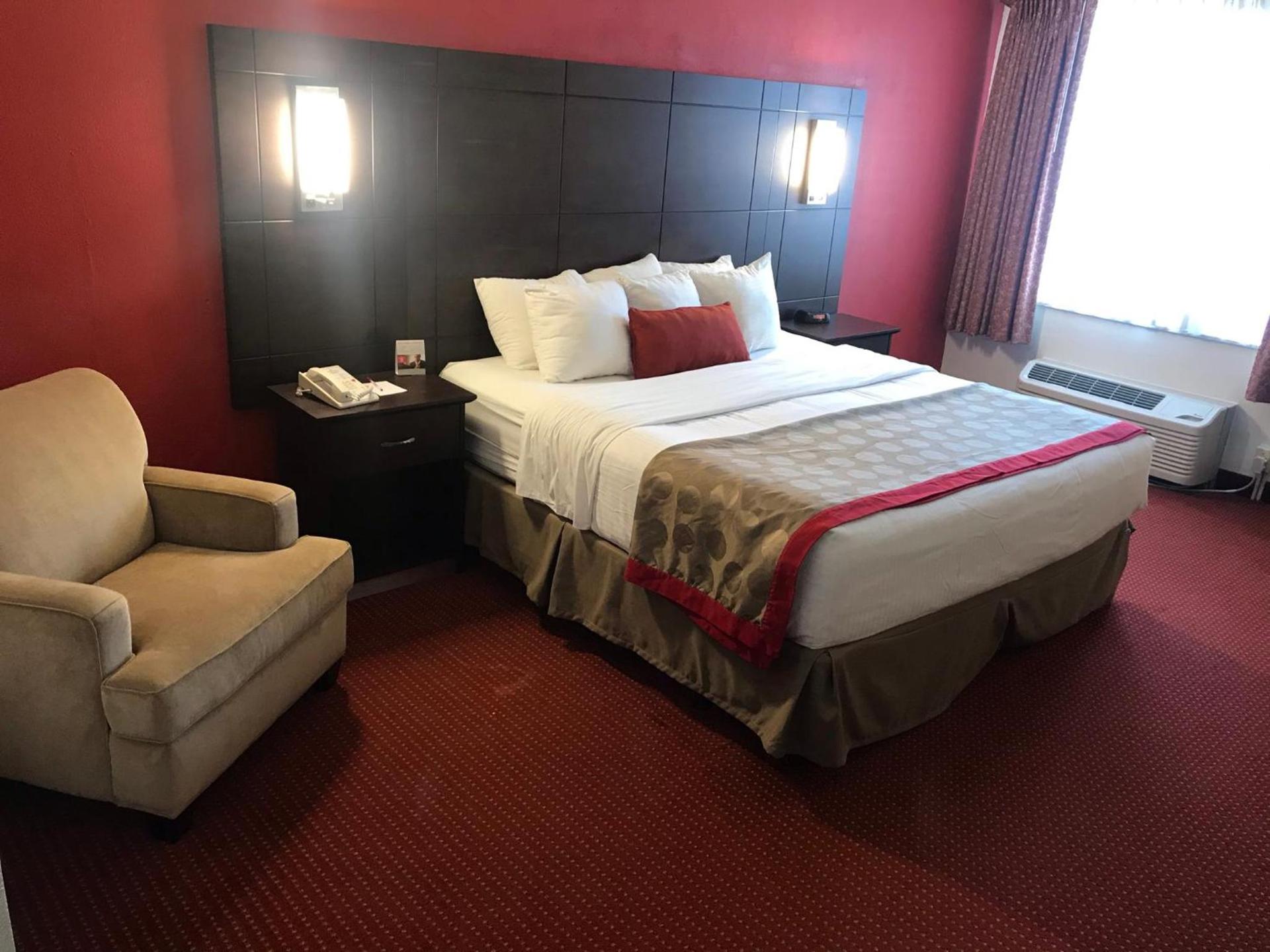 Ramada by Wyndham Ligonier photo 30