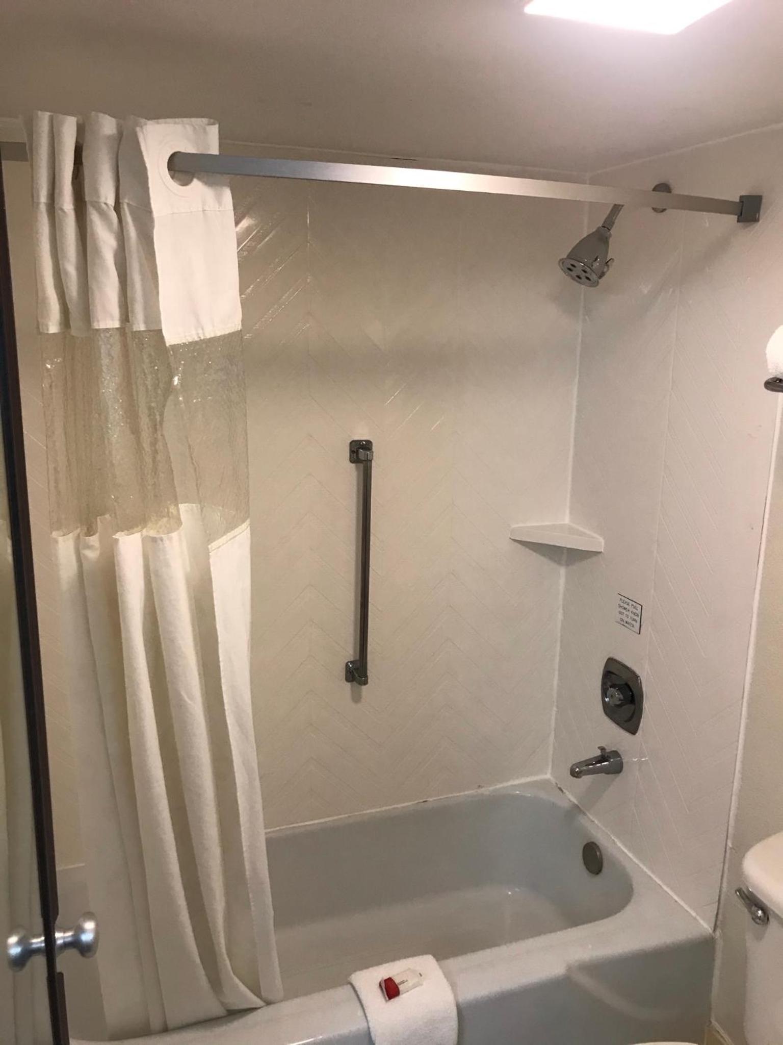Ramada by Wyndham Ligonier photo 32
