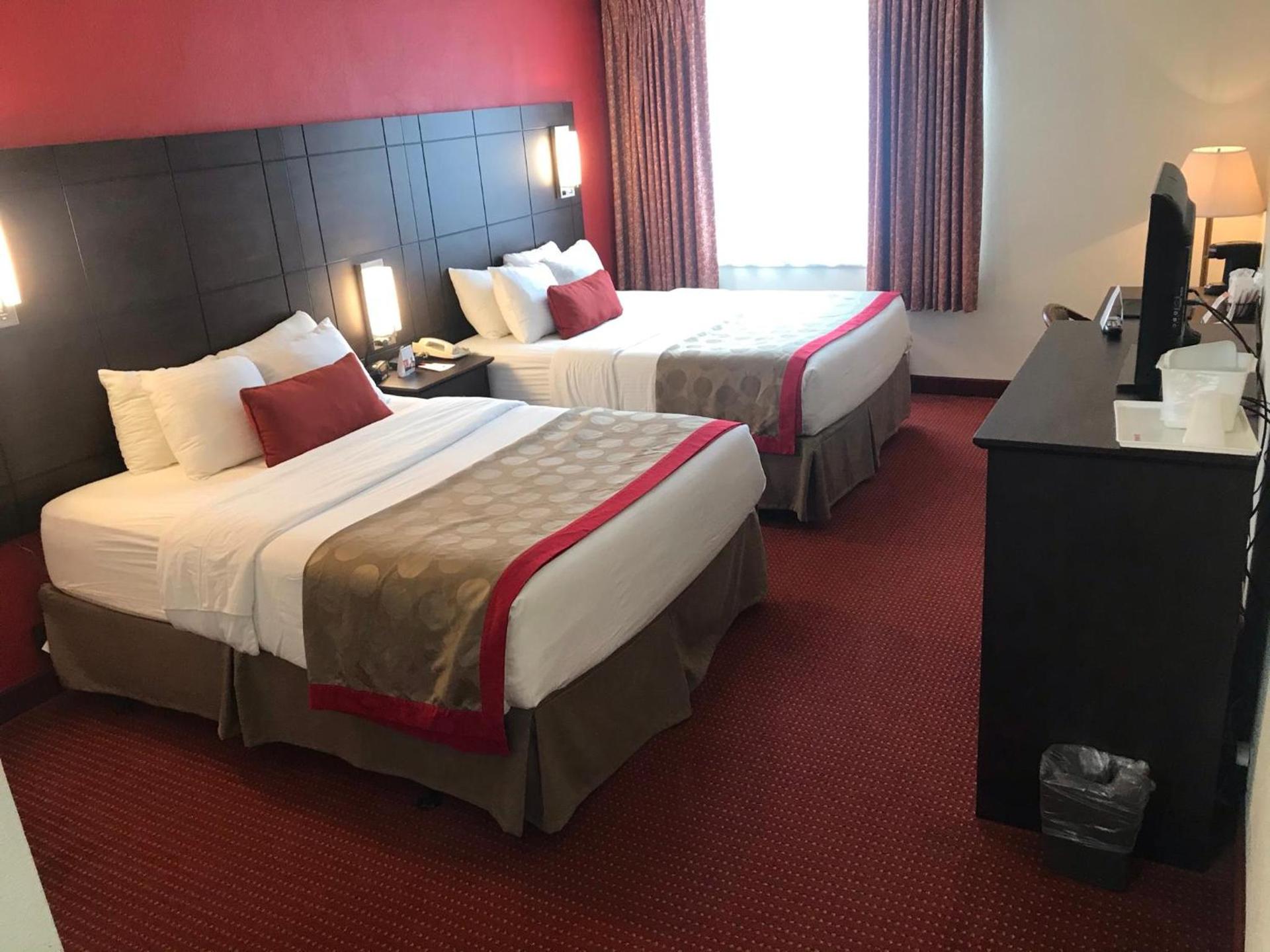 Ramada by Wyndham Ligonier photo 33