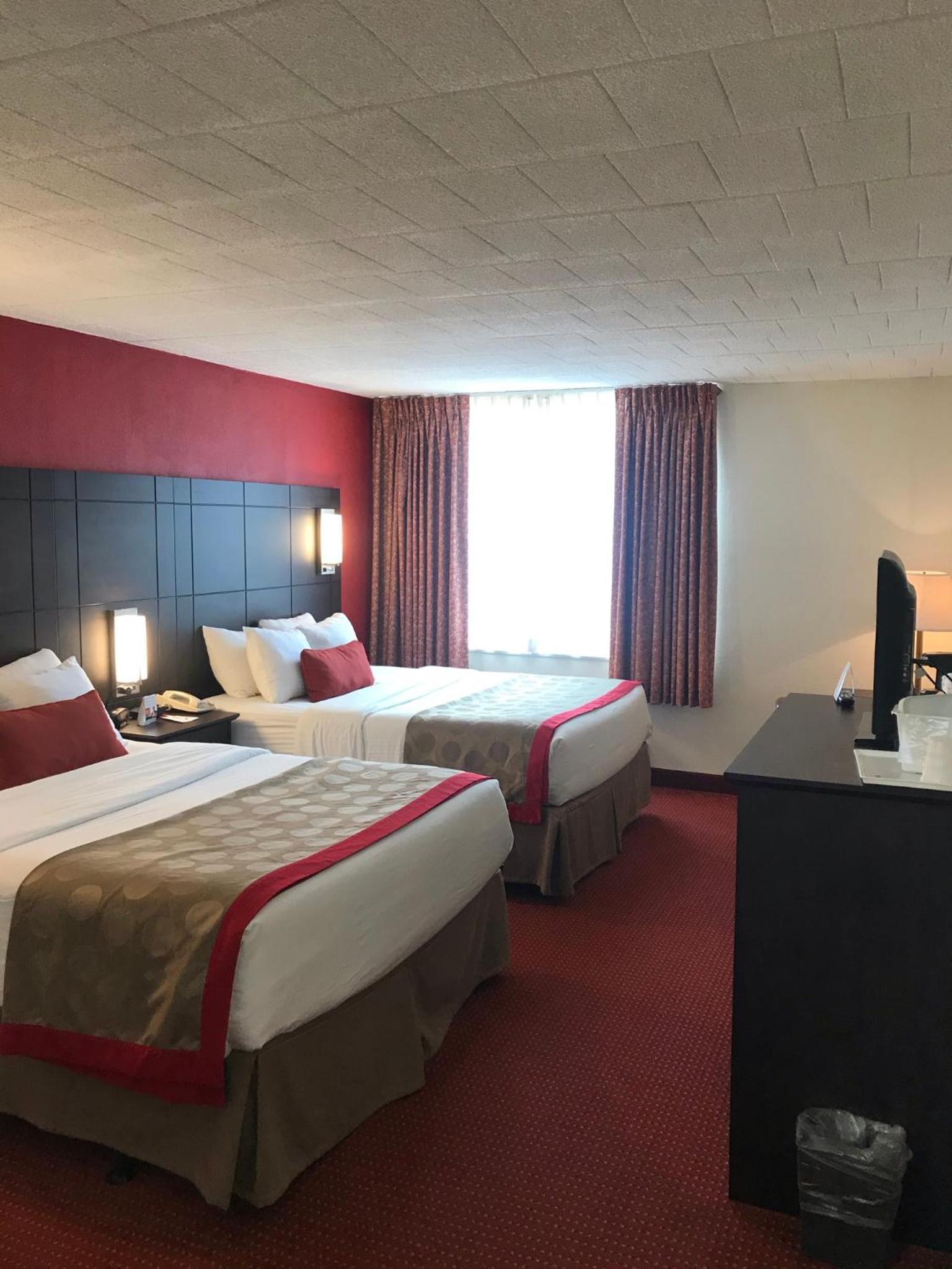 Ramada by Wyndham Ligonier photo 34