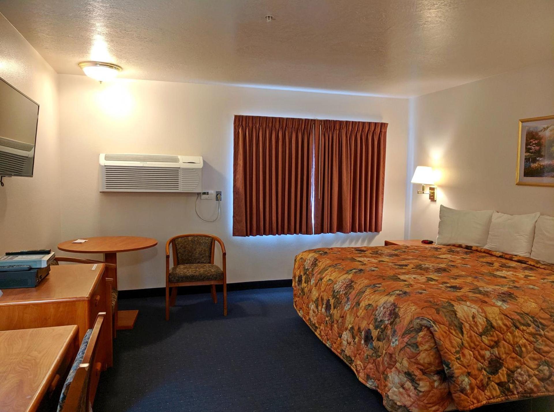 Aquarius Inn photo 16