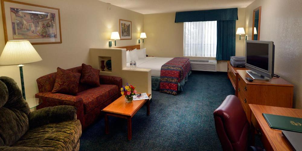 Gateway Studio Suites photo 3