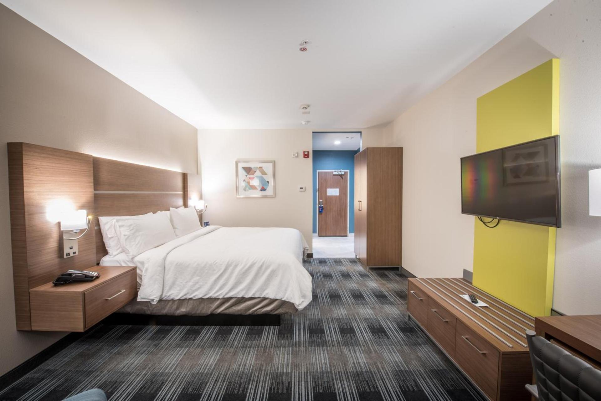 Holiday Inn Express & Suites - Houston Westchase - Westheimer by IHG photo 27