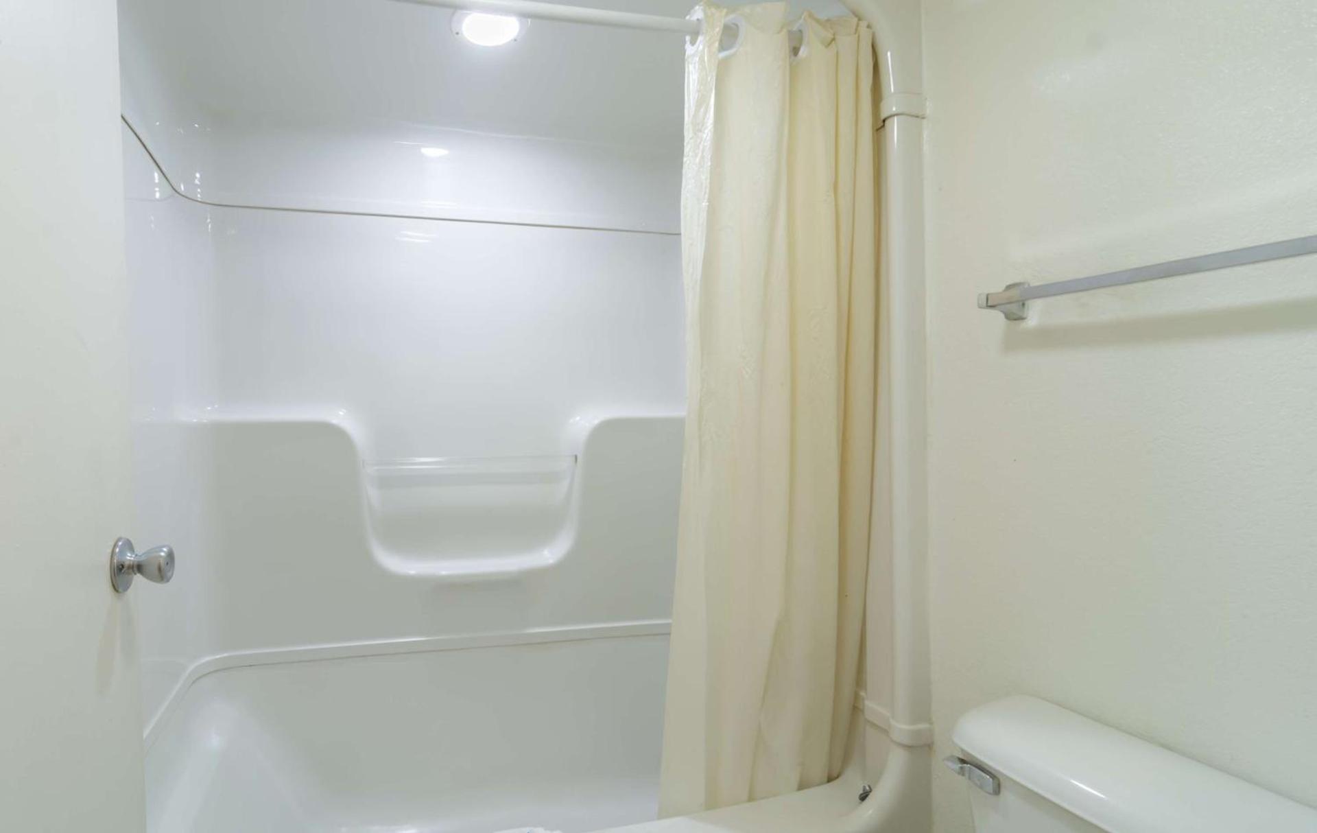 Motel 6-Joliet, IL - I-80 photo 16