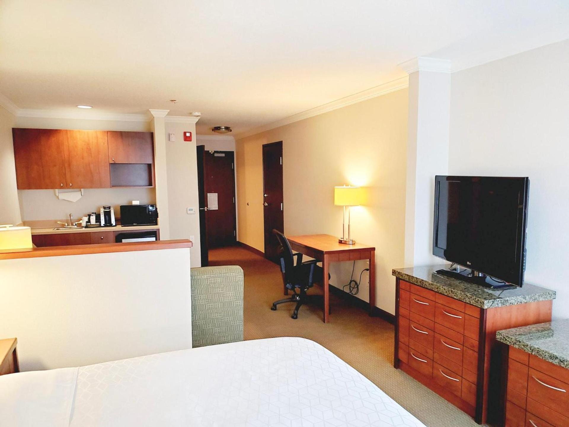 Holiday Inn Express Hotel & Suites Portland-Northwest Downtown by IHG photo 24