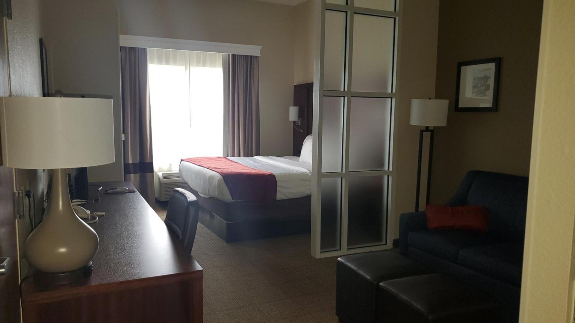 Comfort Suites Vicksburg photo 28