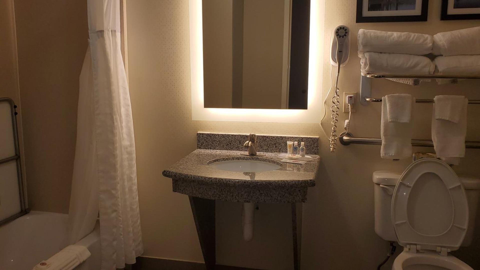 Comfort Suites Vicksburg photo 26