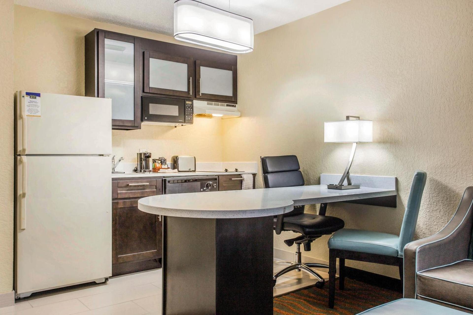 MainStay Suites Greenville Airport photo 32