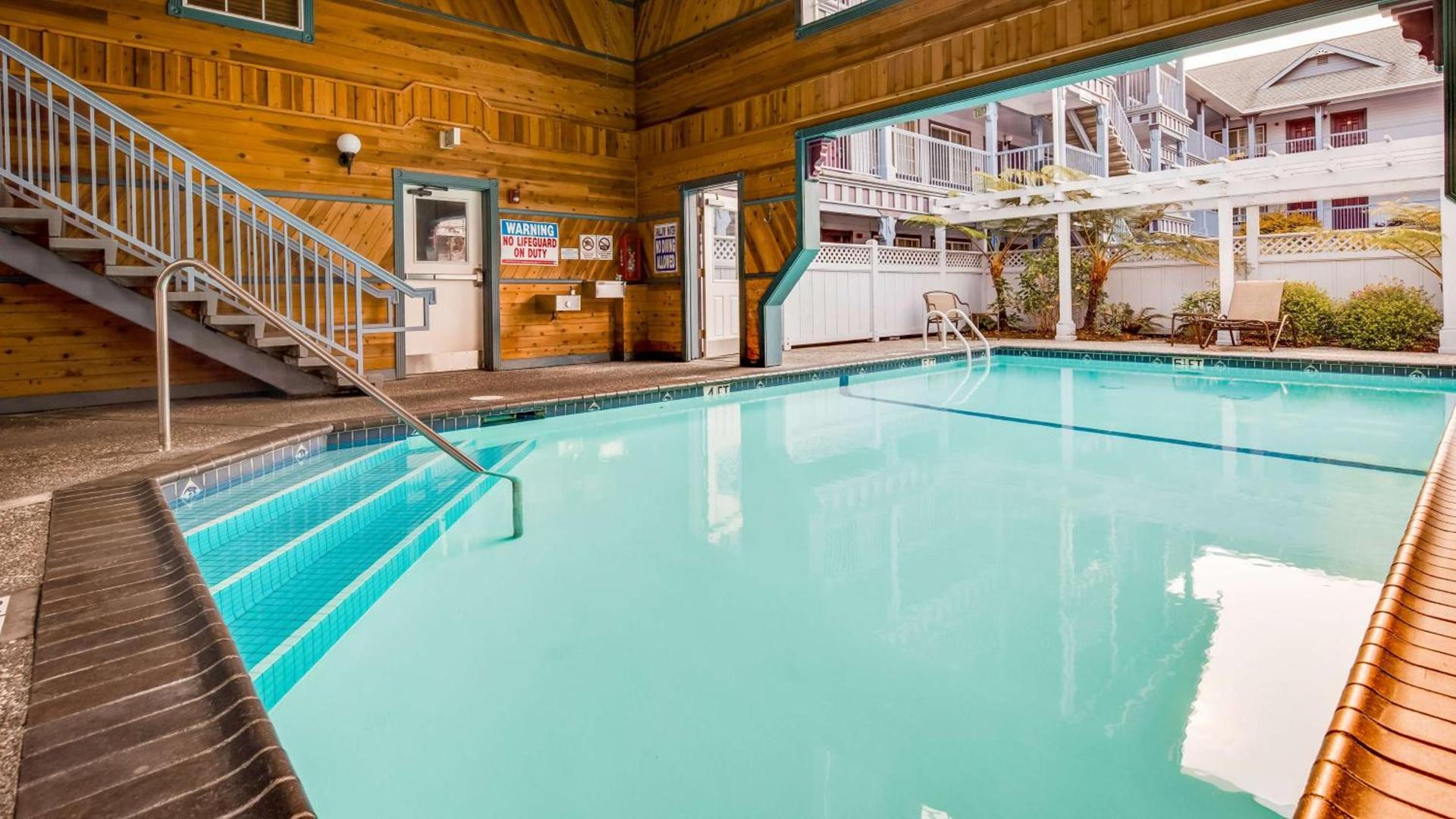 Best Western Plus Bayshore Inn photo 9