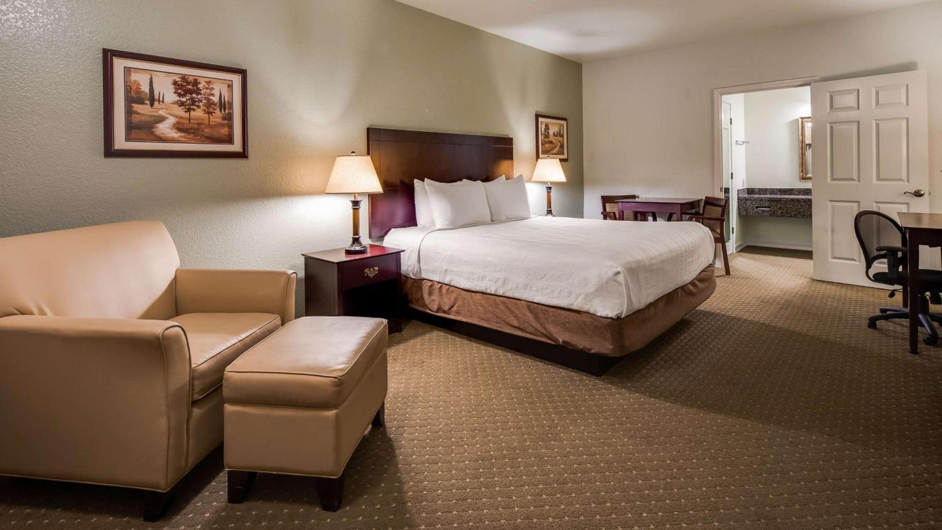 Best Western Plus Bayshore Inn photo 14