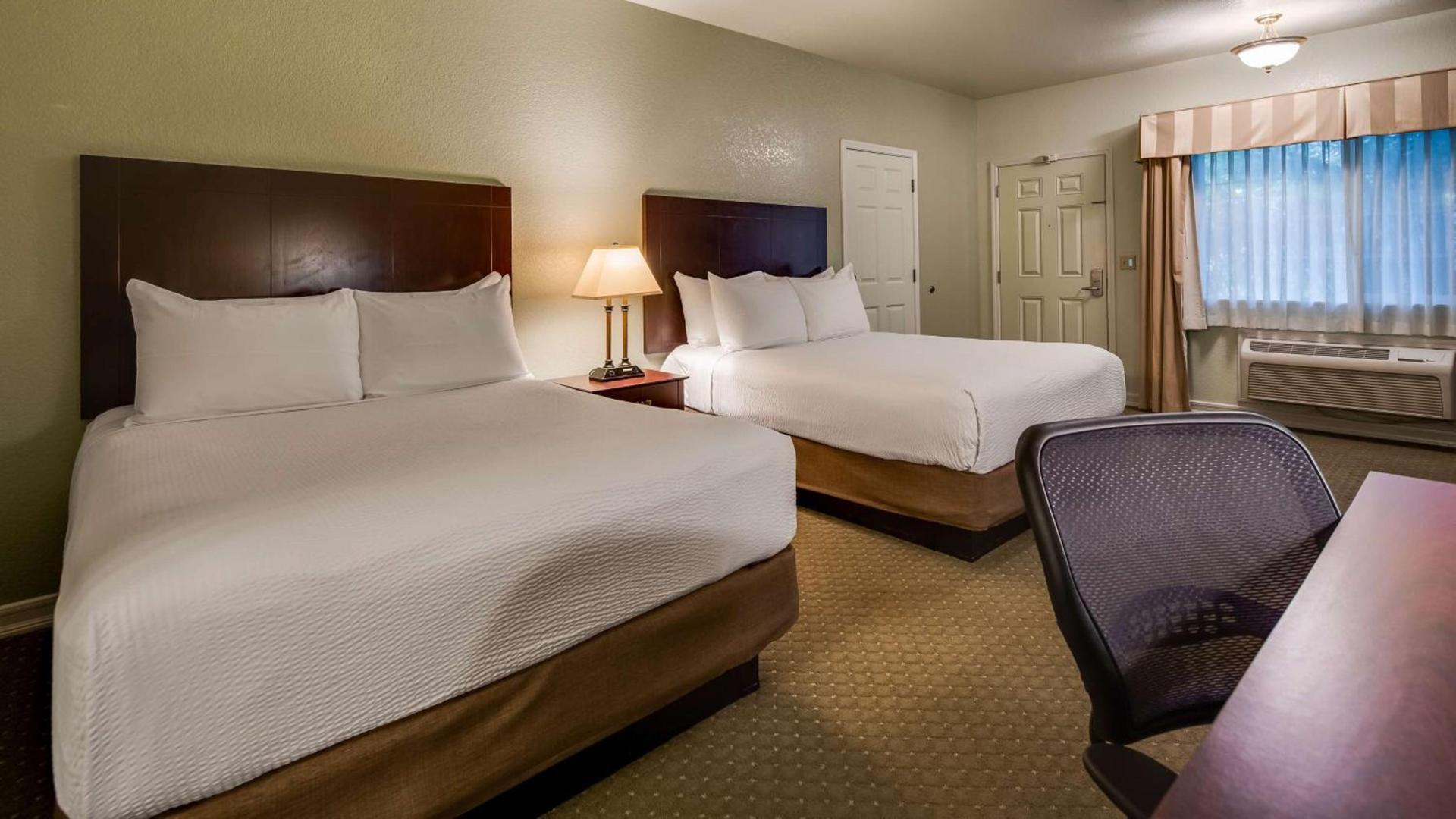Best Western Plus Bayshore Inn photo 16