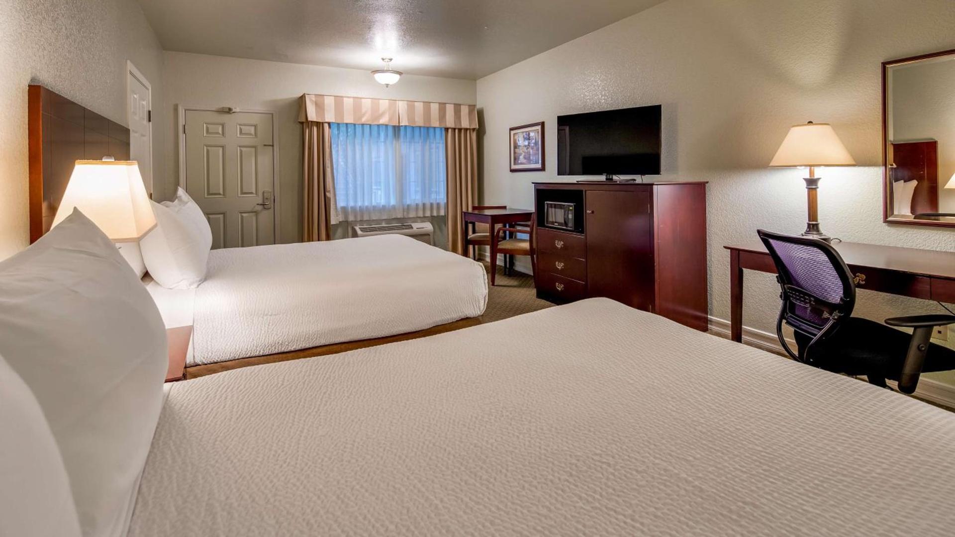 Best Western Plus Bayshore Inn photo 17