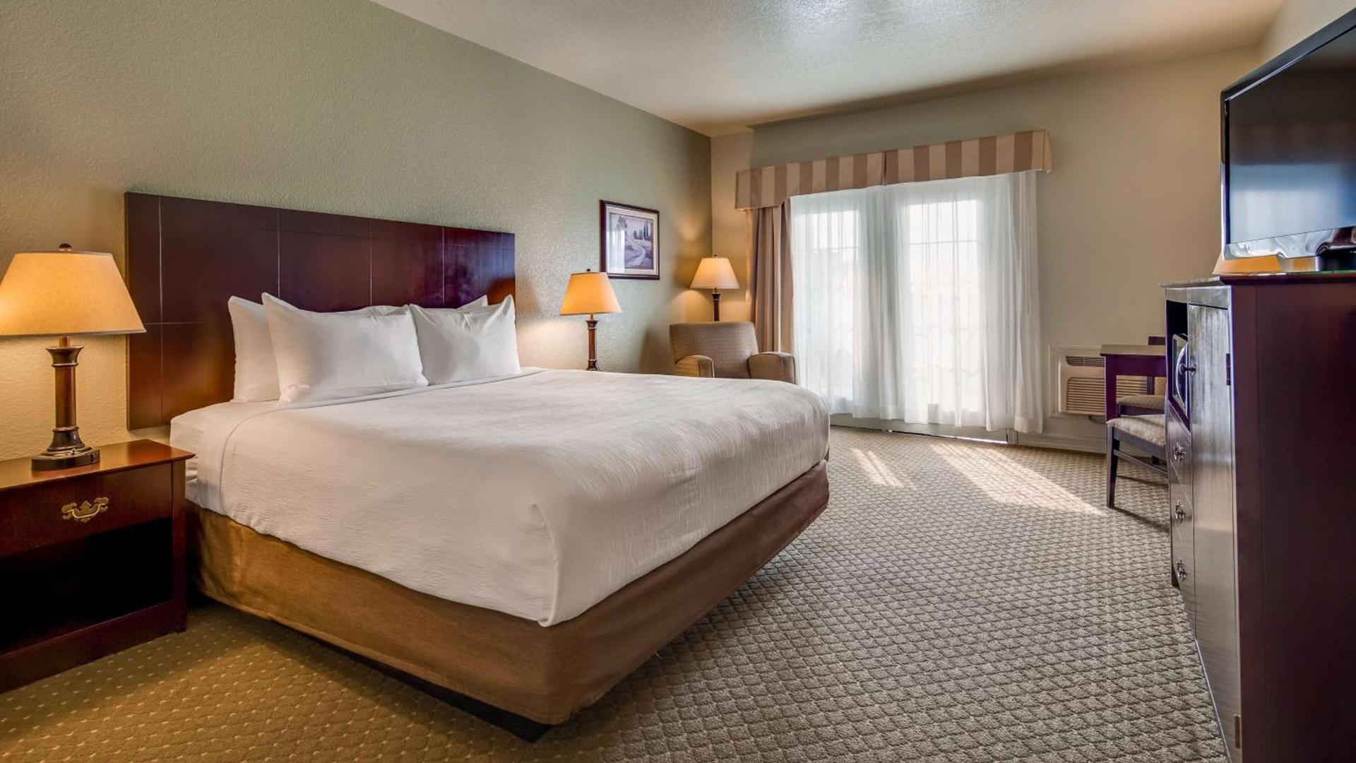 Best Western Plus Bayshore Inn photo 20