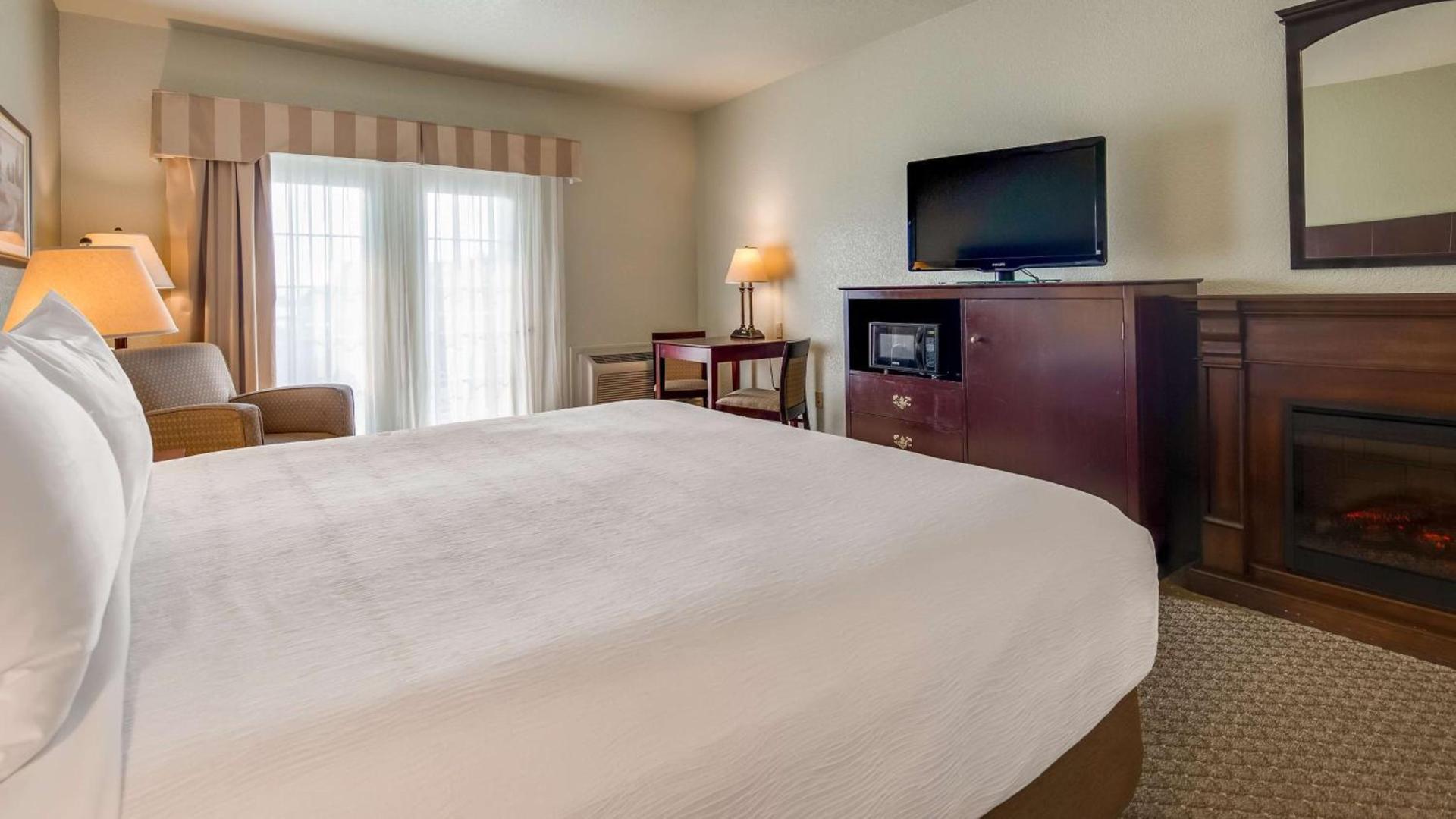 Best Western Plus Bayshore Inn photo 21