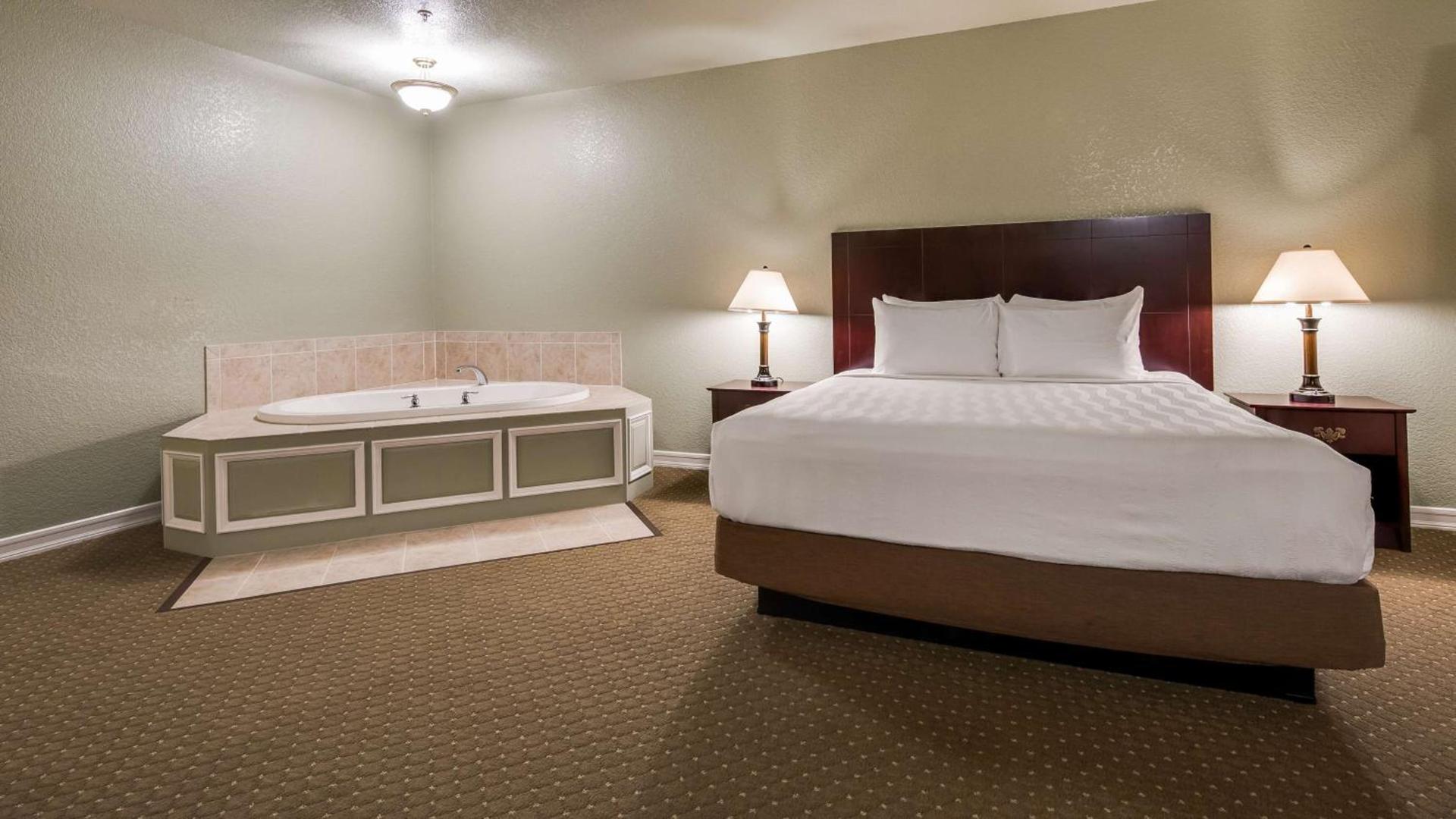 Best Western Plus Bayshore Inn photo 19