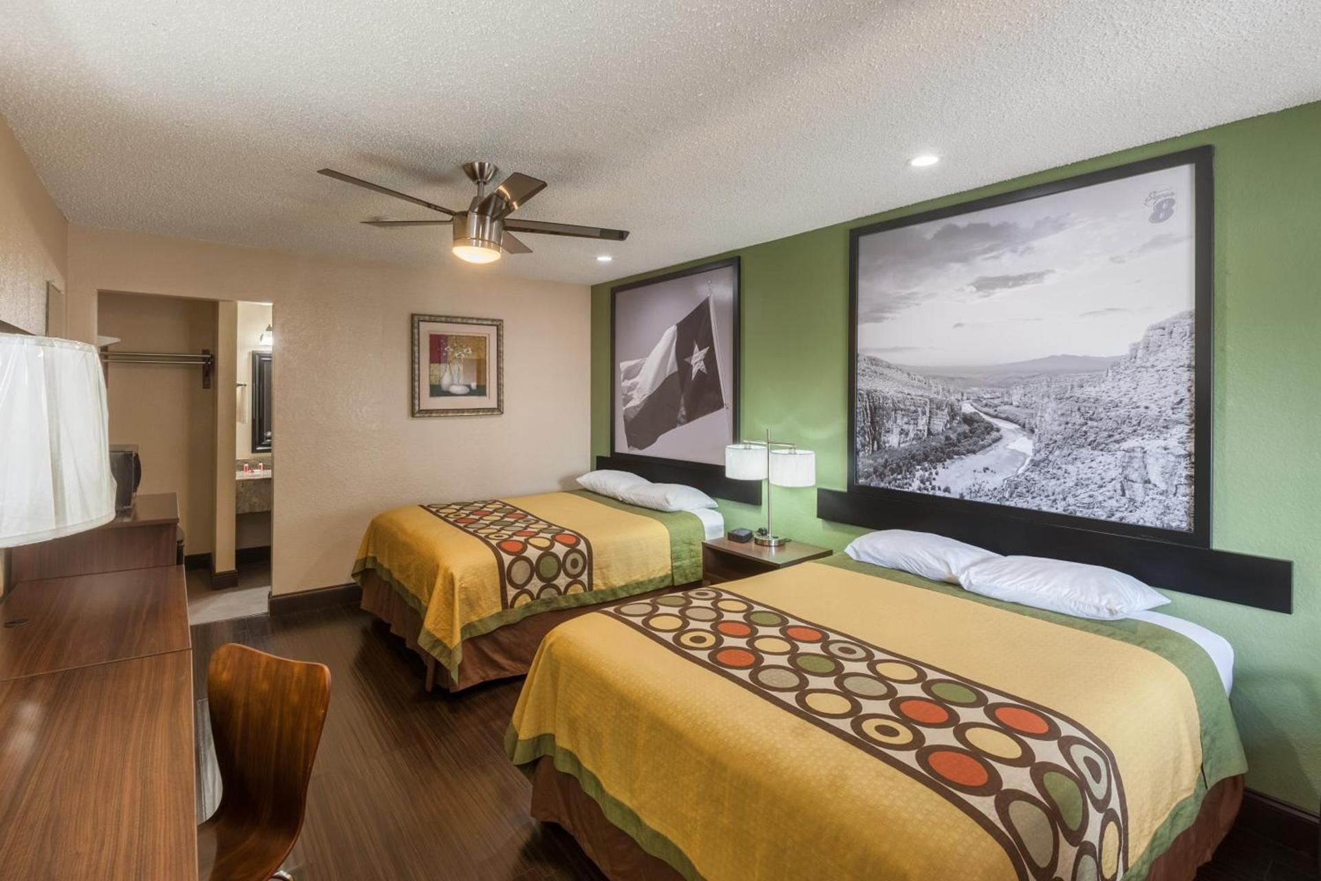Super 8 by Wyndham Austin University/Downtown Area photo 19