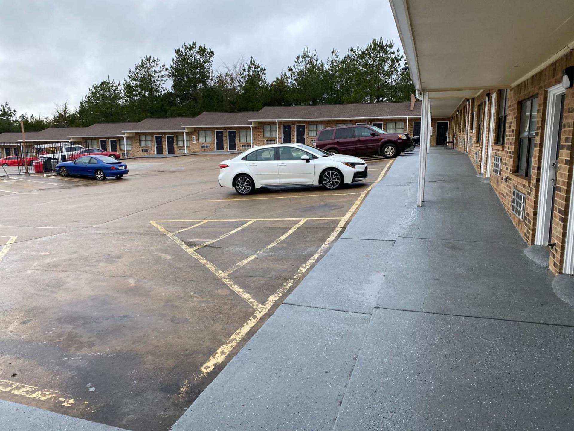 Town House Motel photo 20