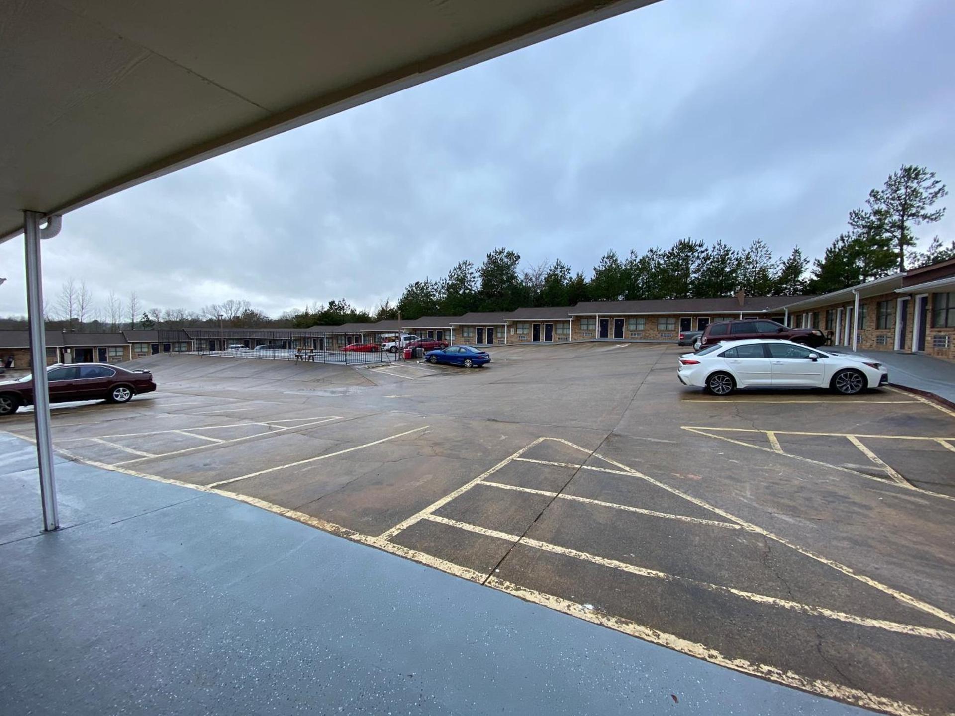 Town House Motel photo 18
