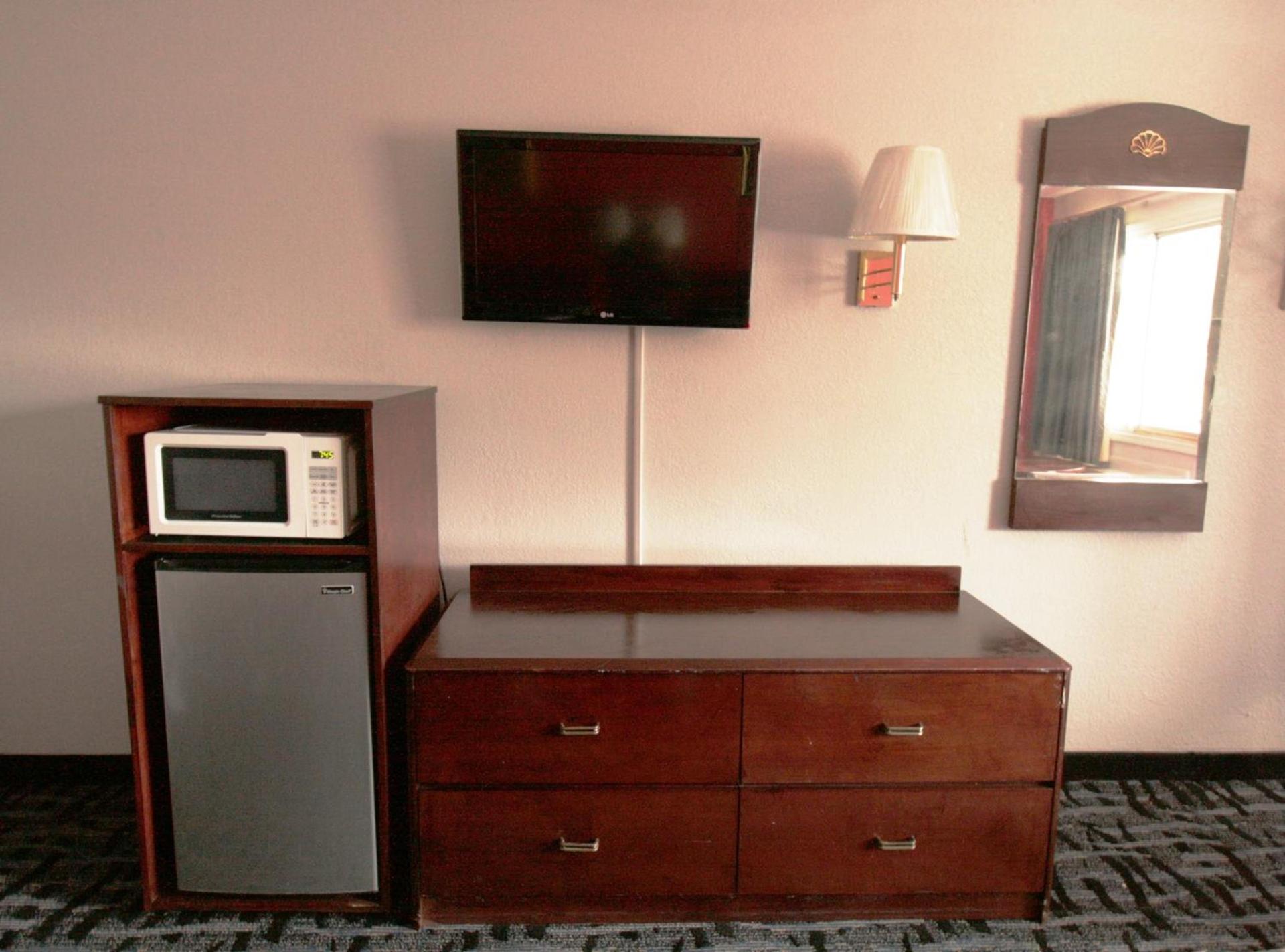 Economy Inn photo 5