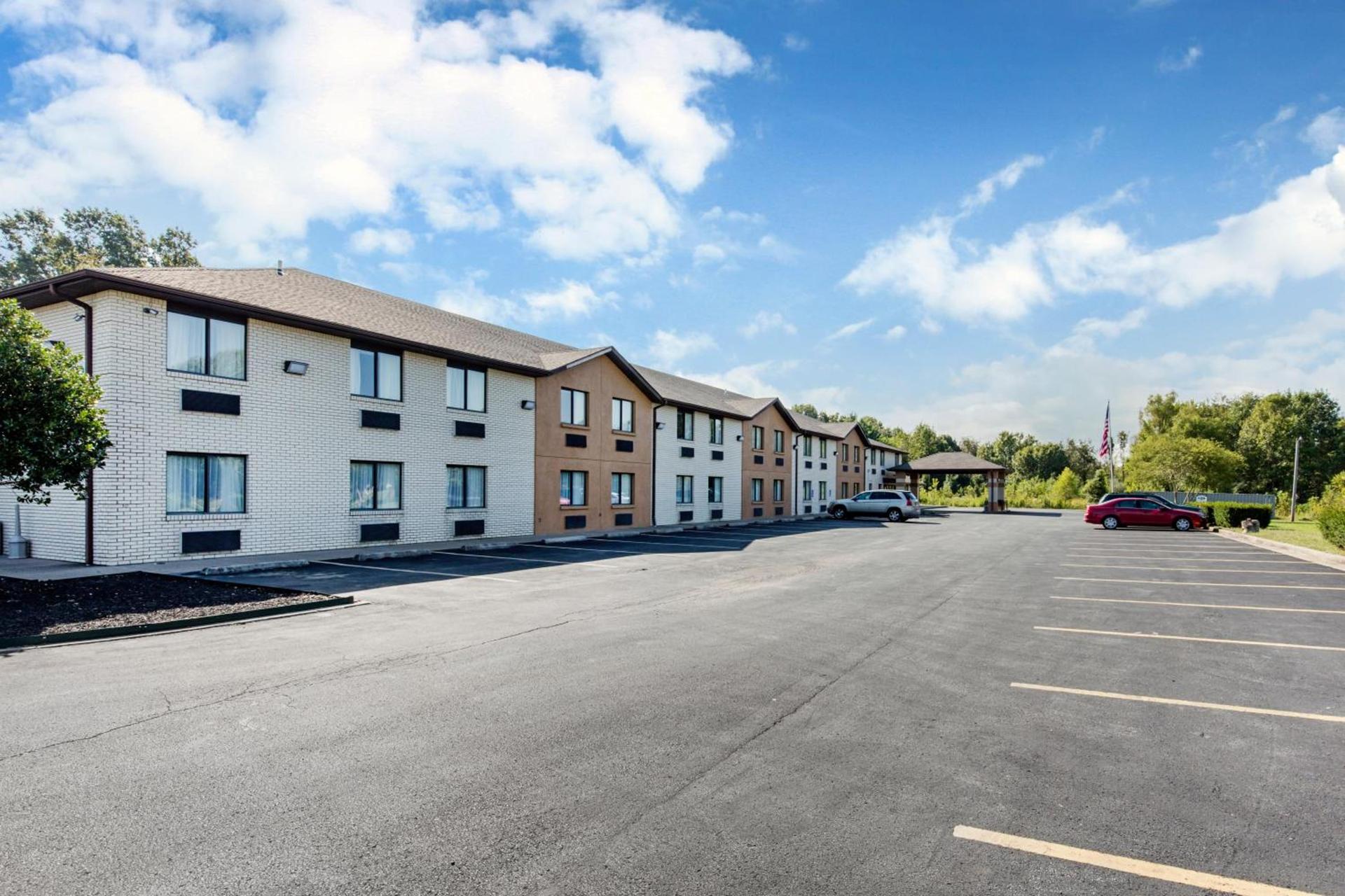 Quality Inn & Suites Metropolis I-24 photo 20