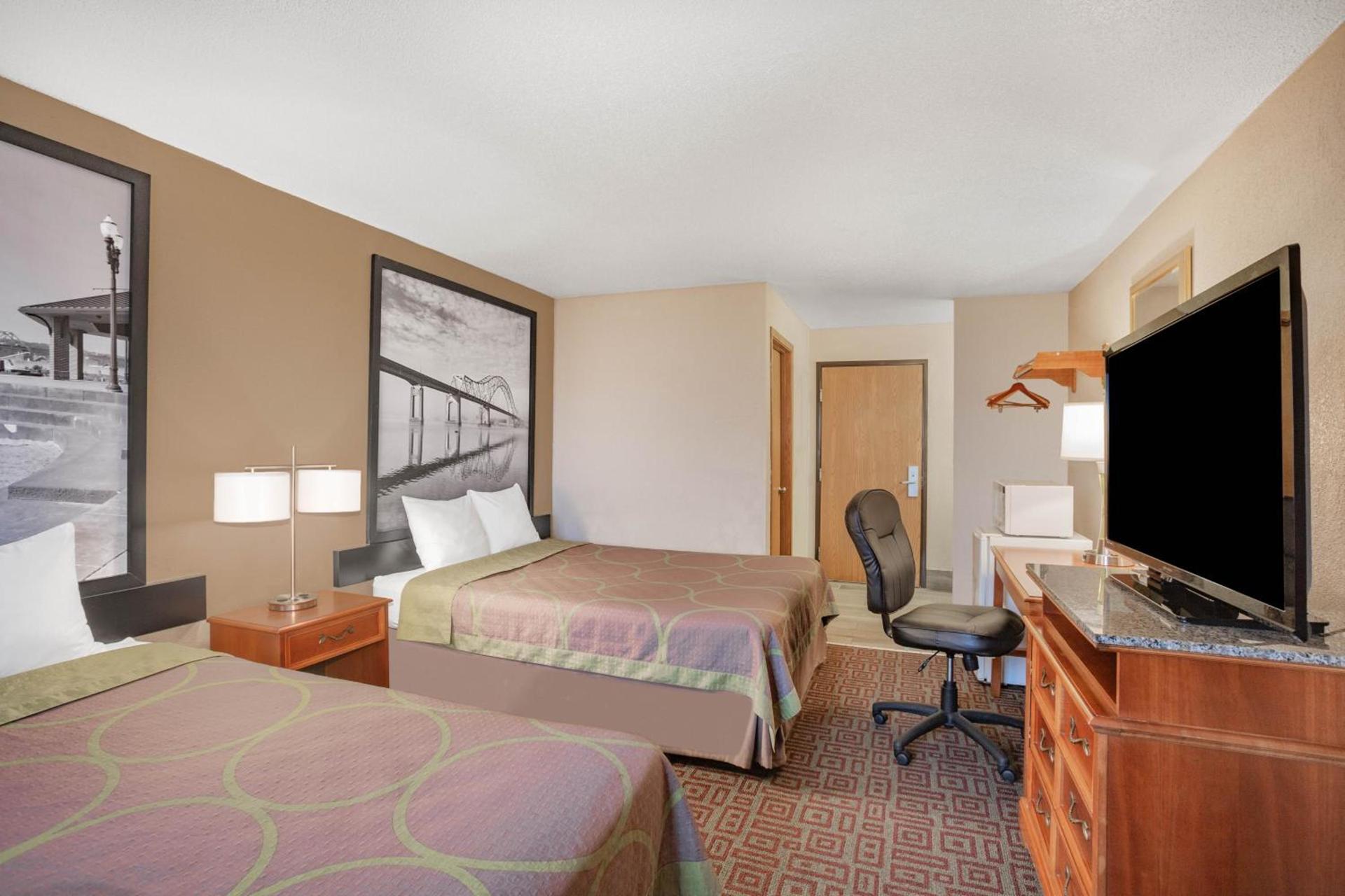 Super 8 by Wyndham Fort Madison photo 29