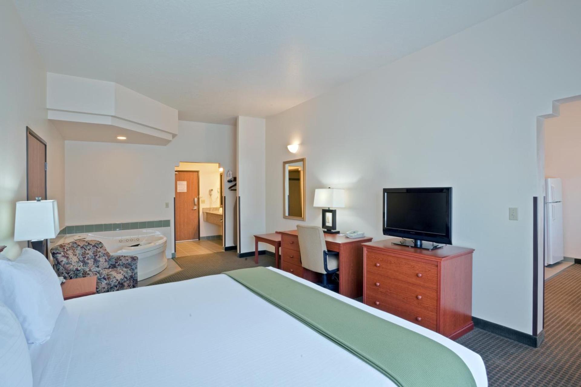Holiday Inn Express Hotel & Suites Ashland by IHG photo 8