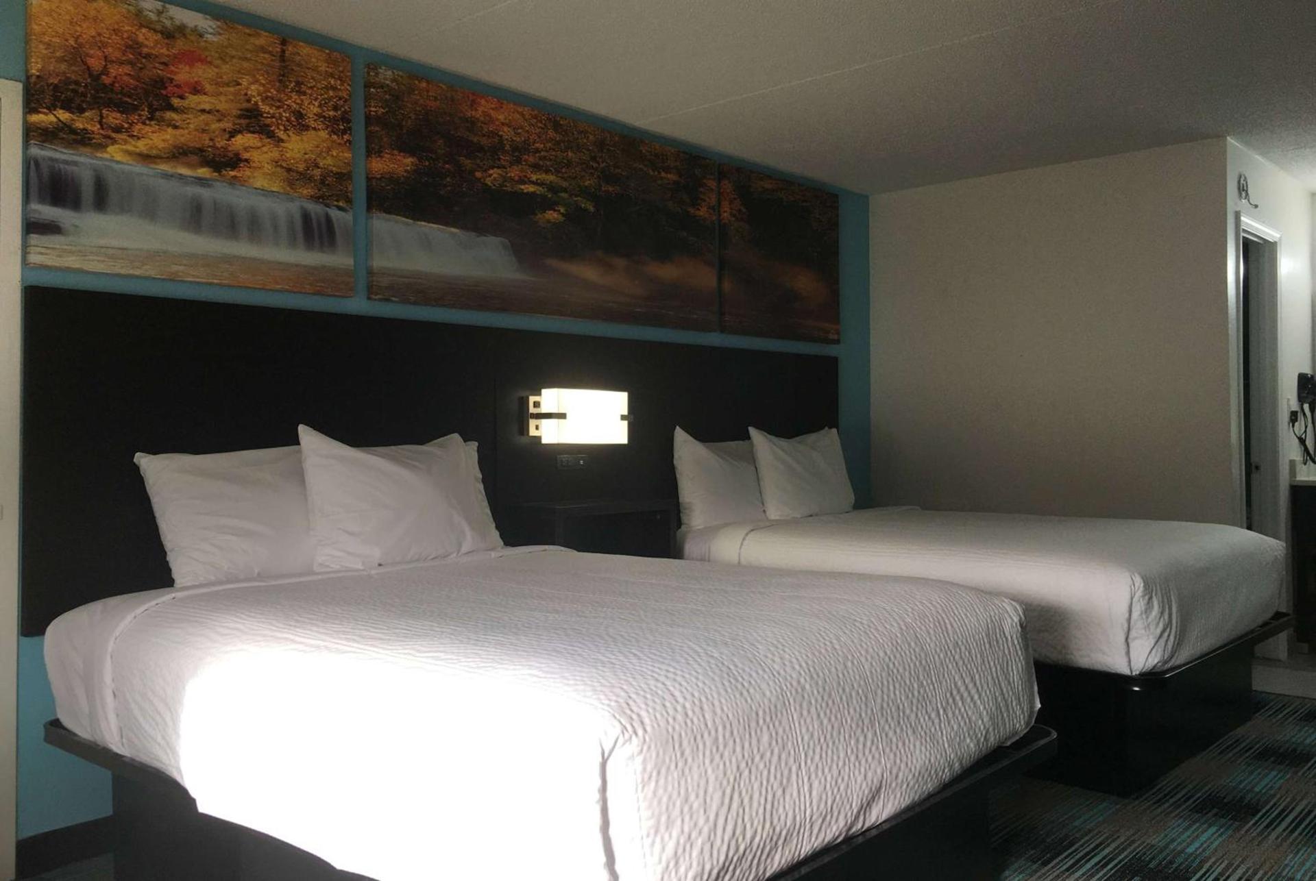 Days Inn by Wyndham Calhoun GA I-75 and US-41 photo 3