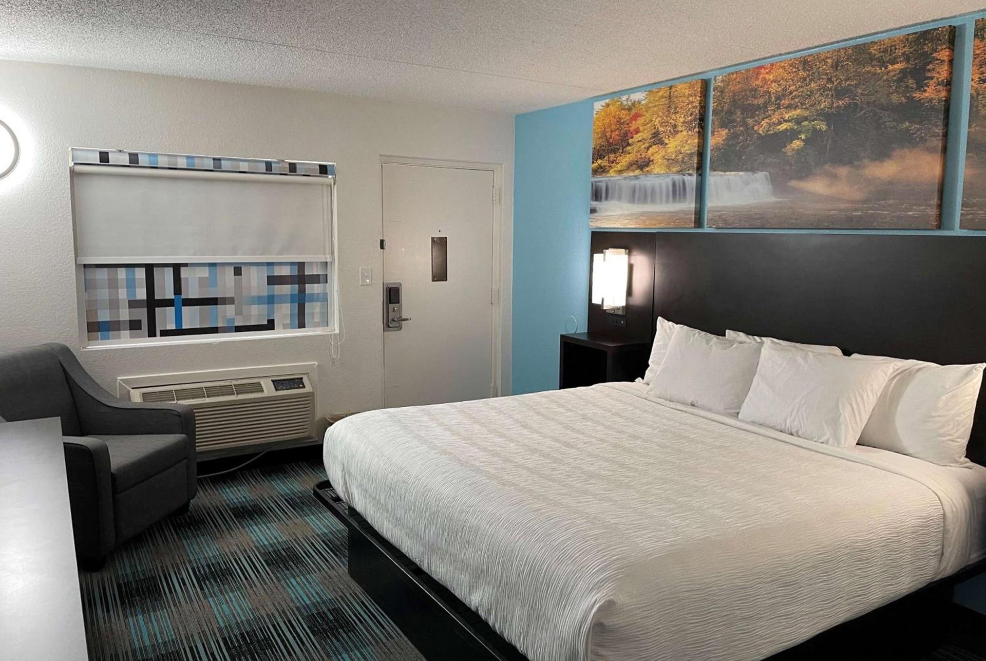 Days Inn by Wyndham Calhoun GA I-75 and US-41 photo 17